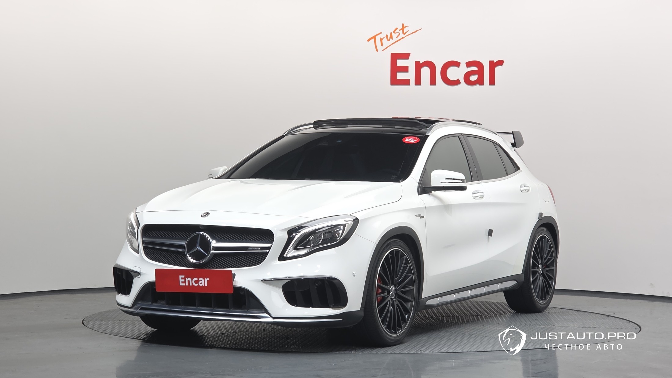 Автомобиль Mercedes-Benz GLA-Class