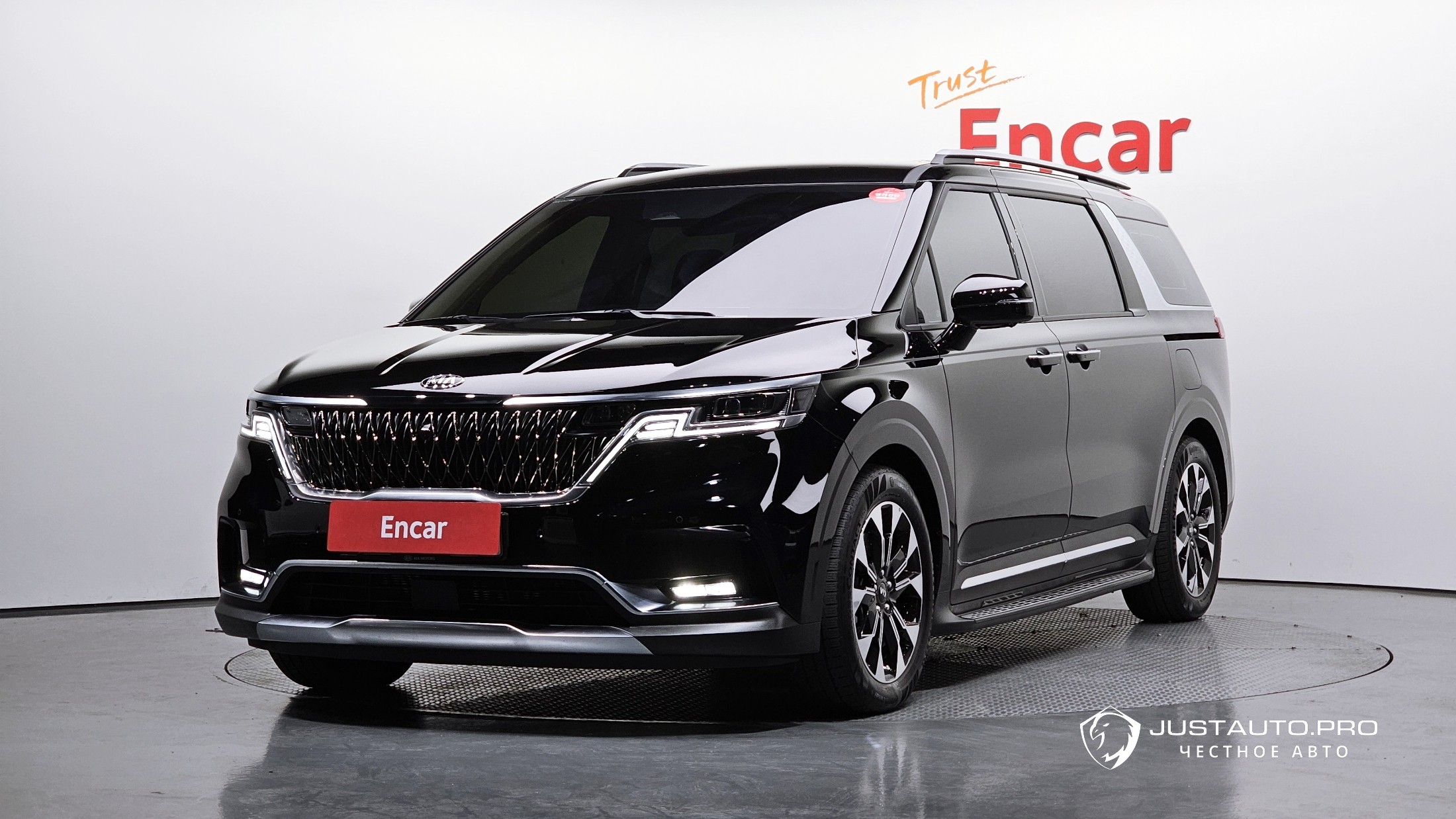 Автомобиль Kia Canival