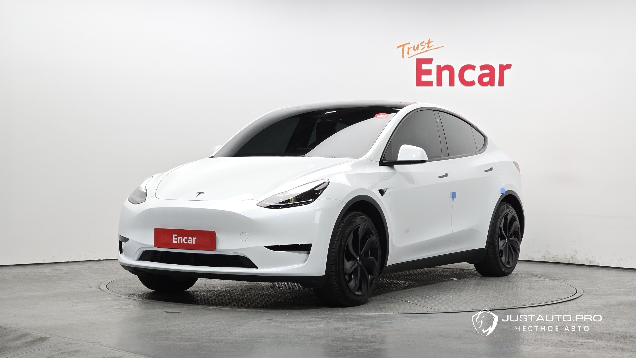 Автомобиль Tesla Model Y