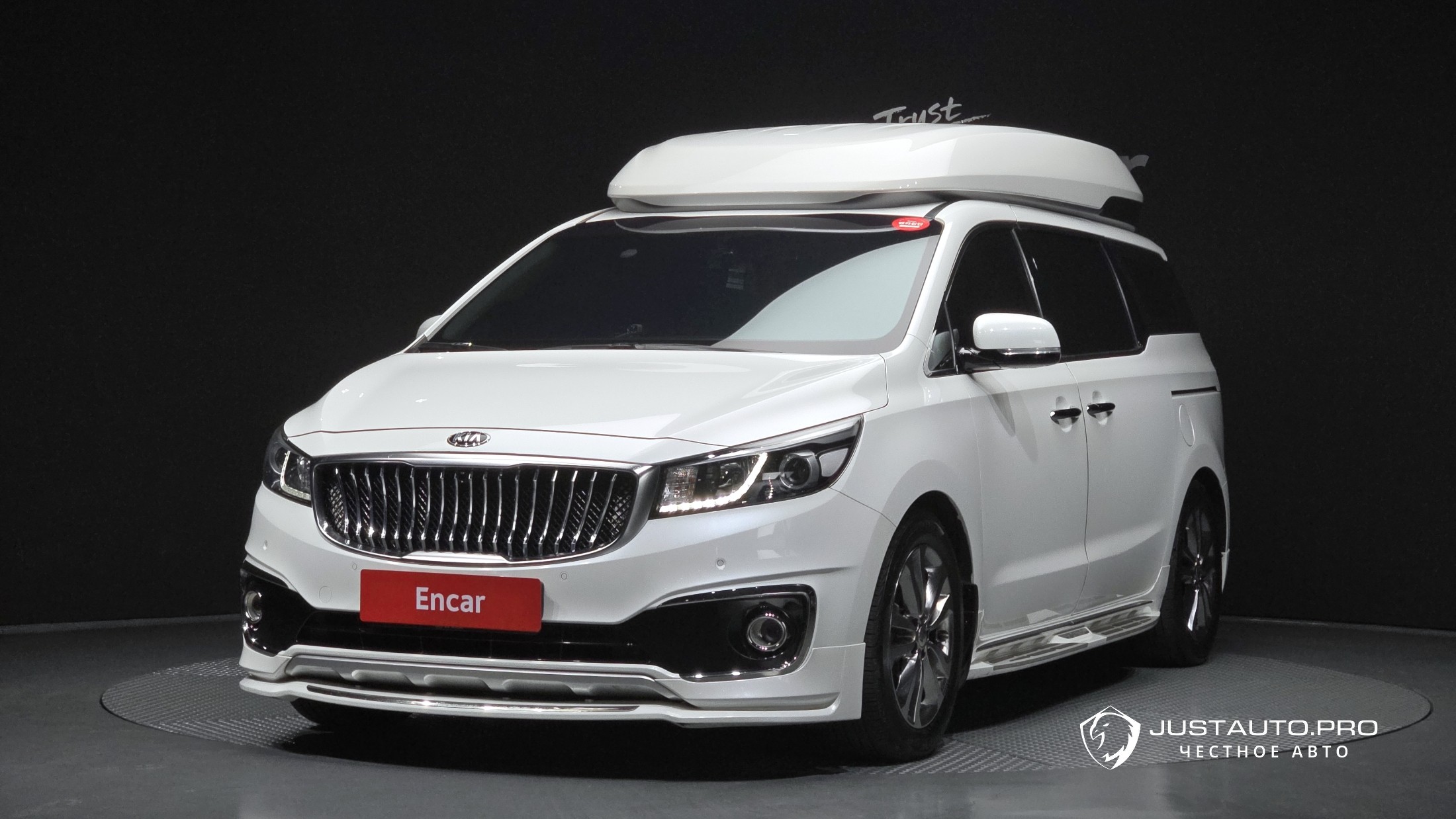 Автомобиль Kia Canival