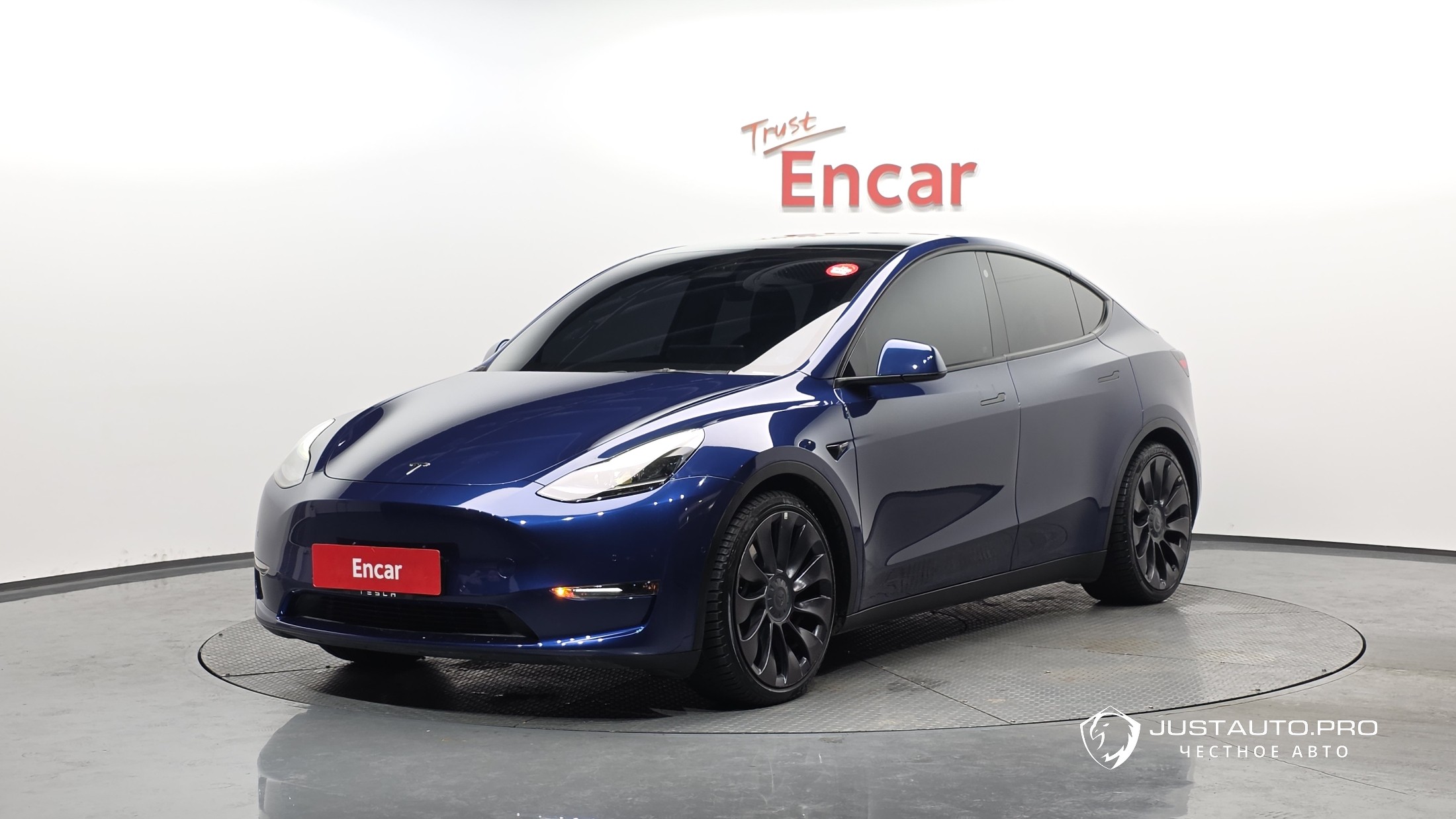 Автомобиль Tesla Model Y