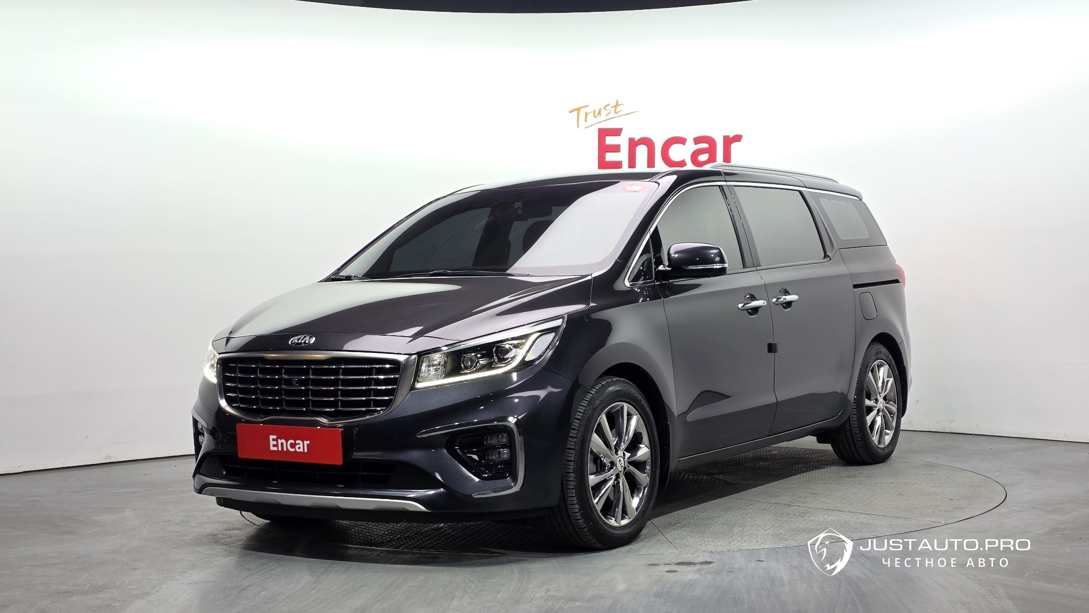 Автомобиль Kia Canival