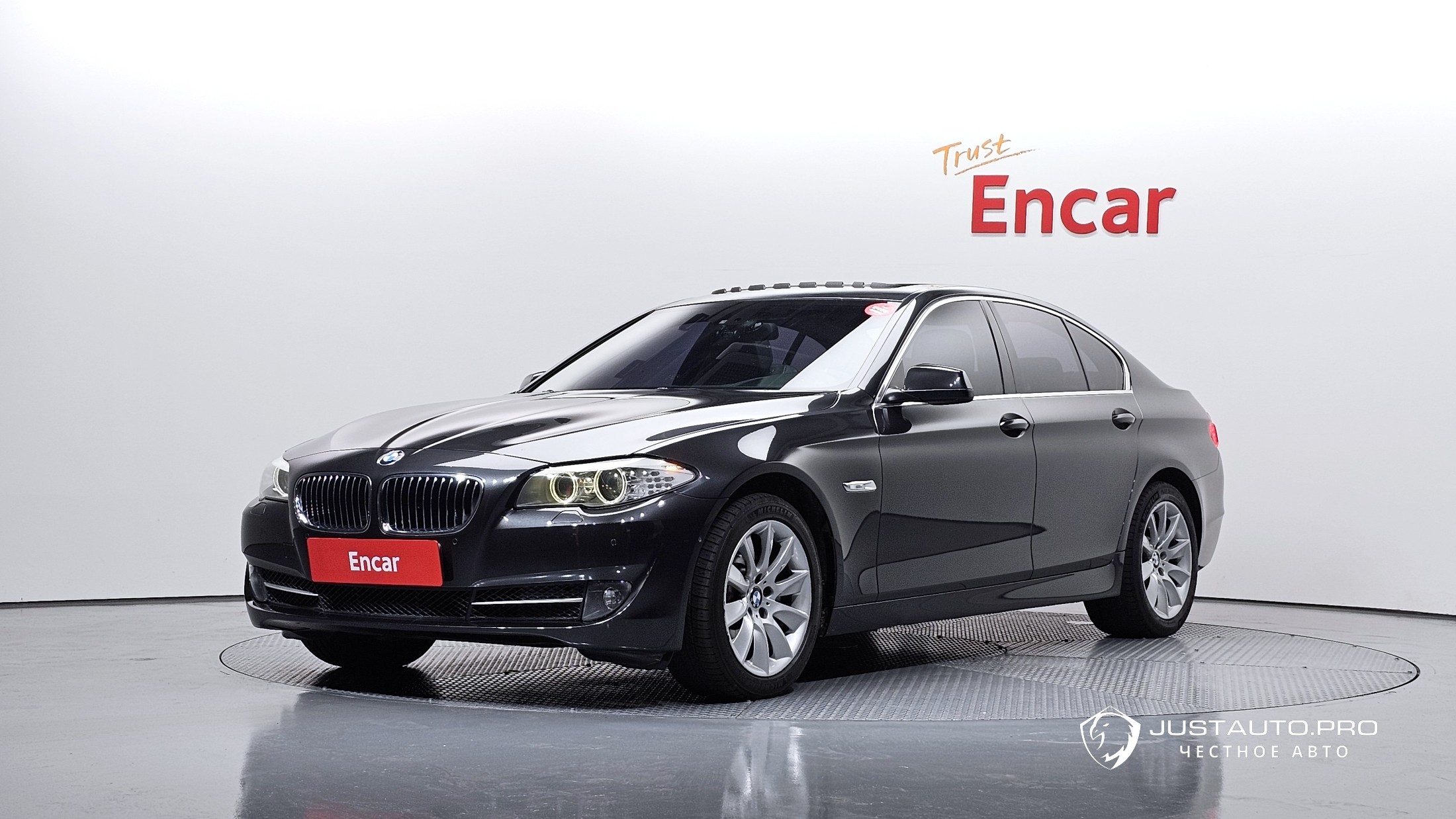 Автомобиль BMW 5-Series