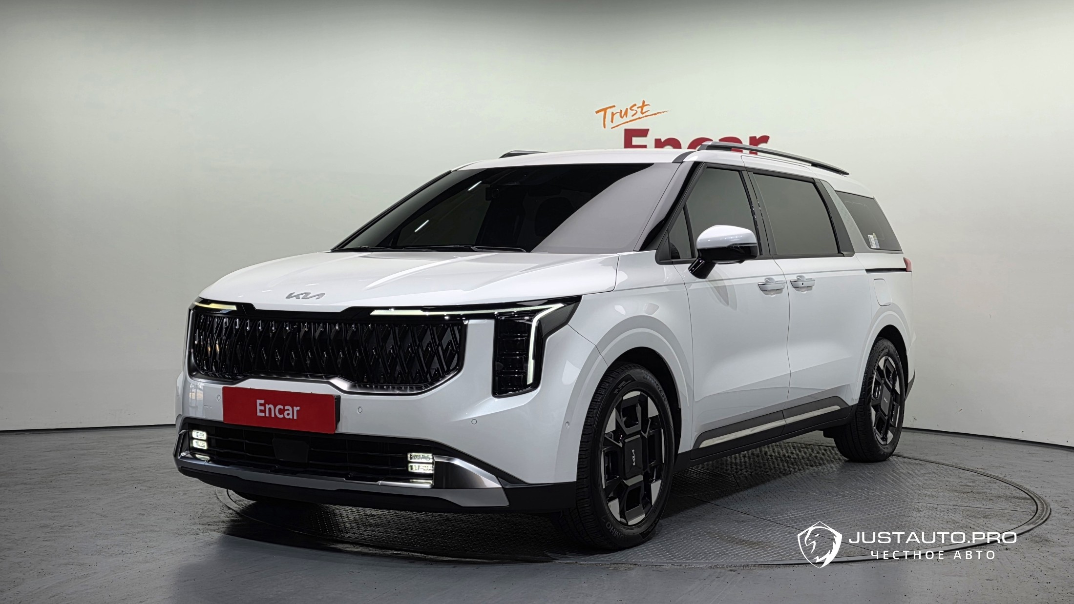 Автомобиль Kia Canival