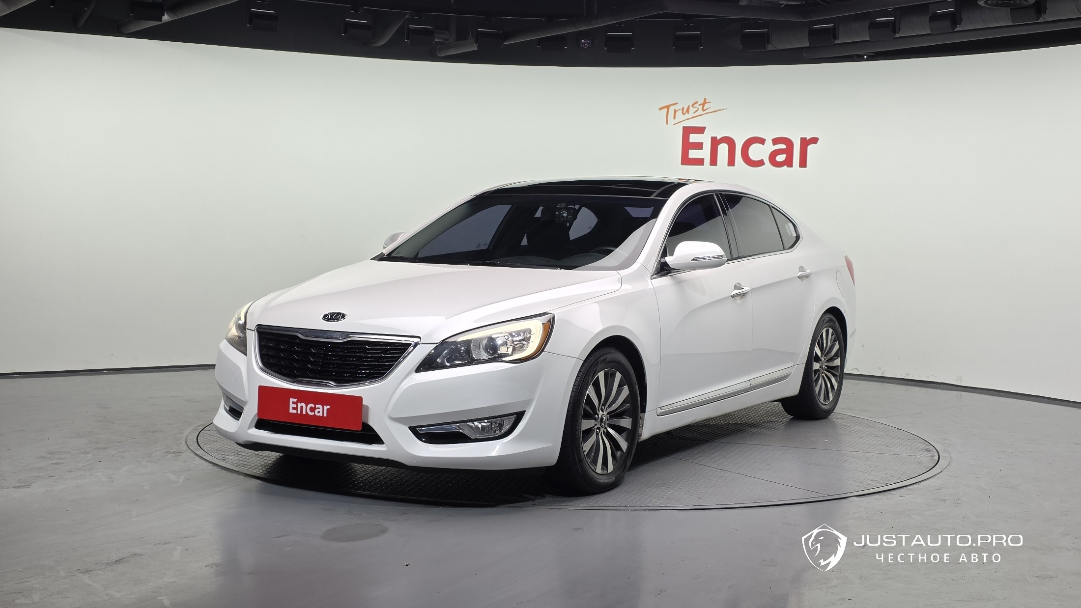 Автомобиль Kia K7