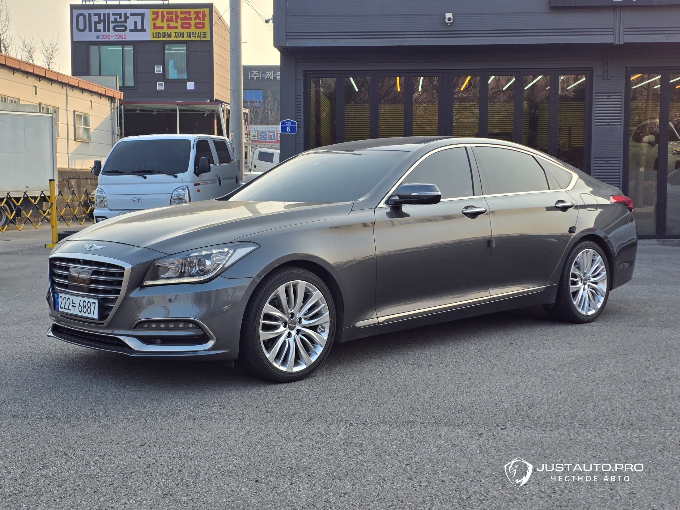 Автомобиль Genesis G80