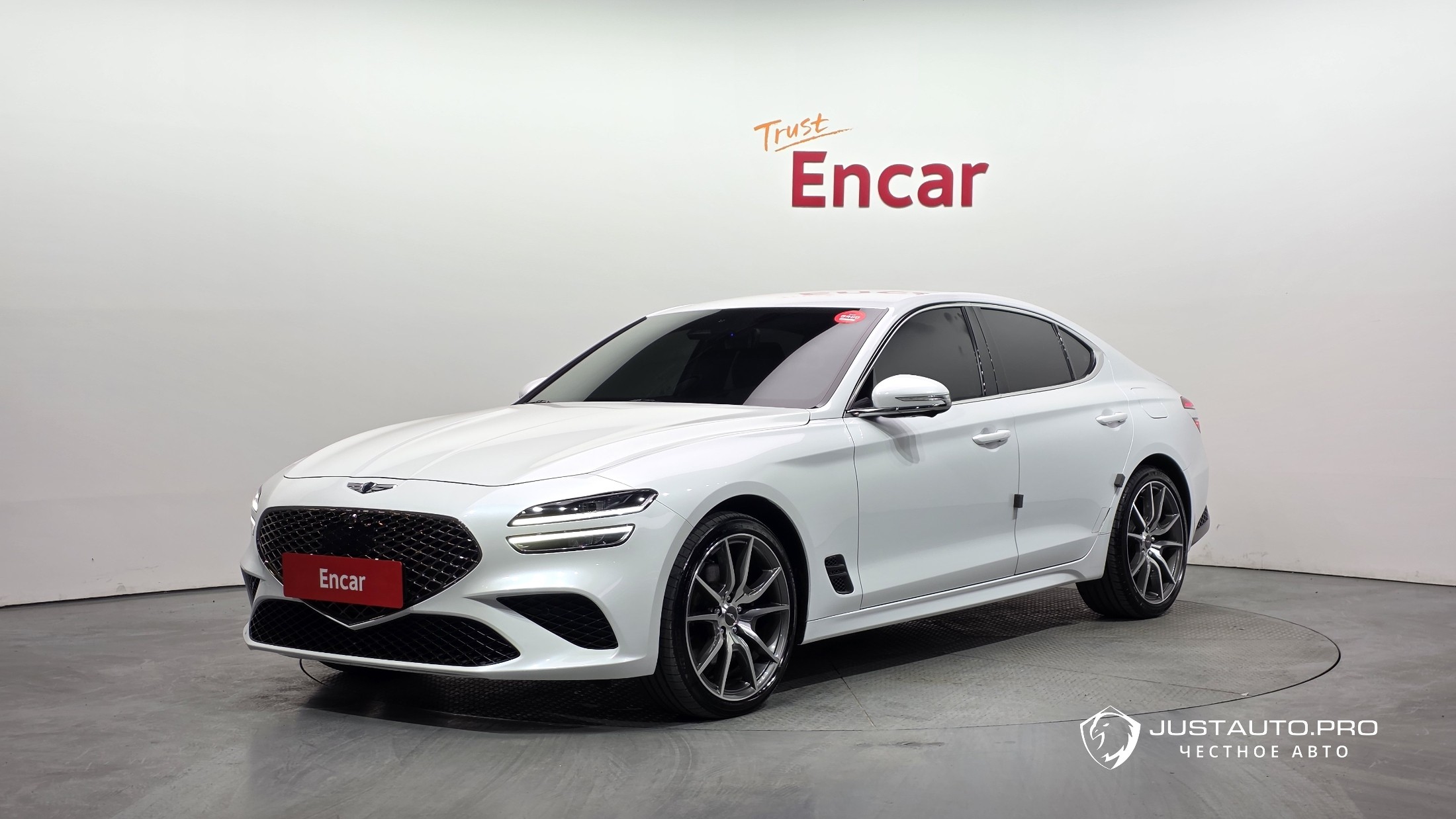 Автомобиль Genesis G70