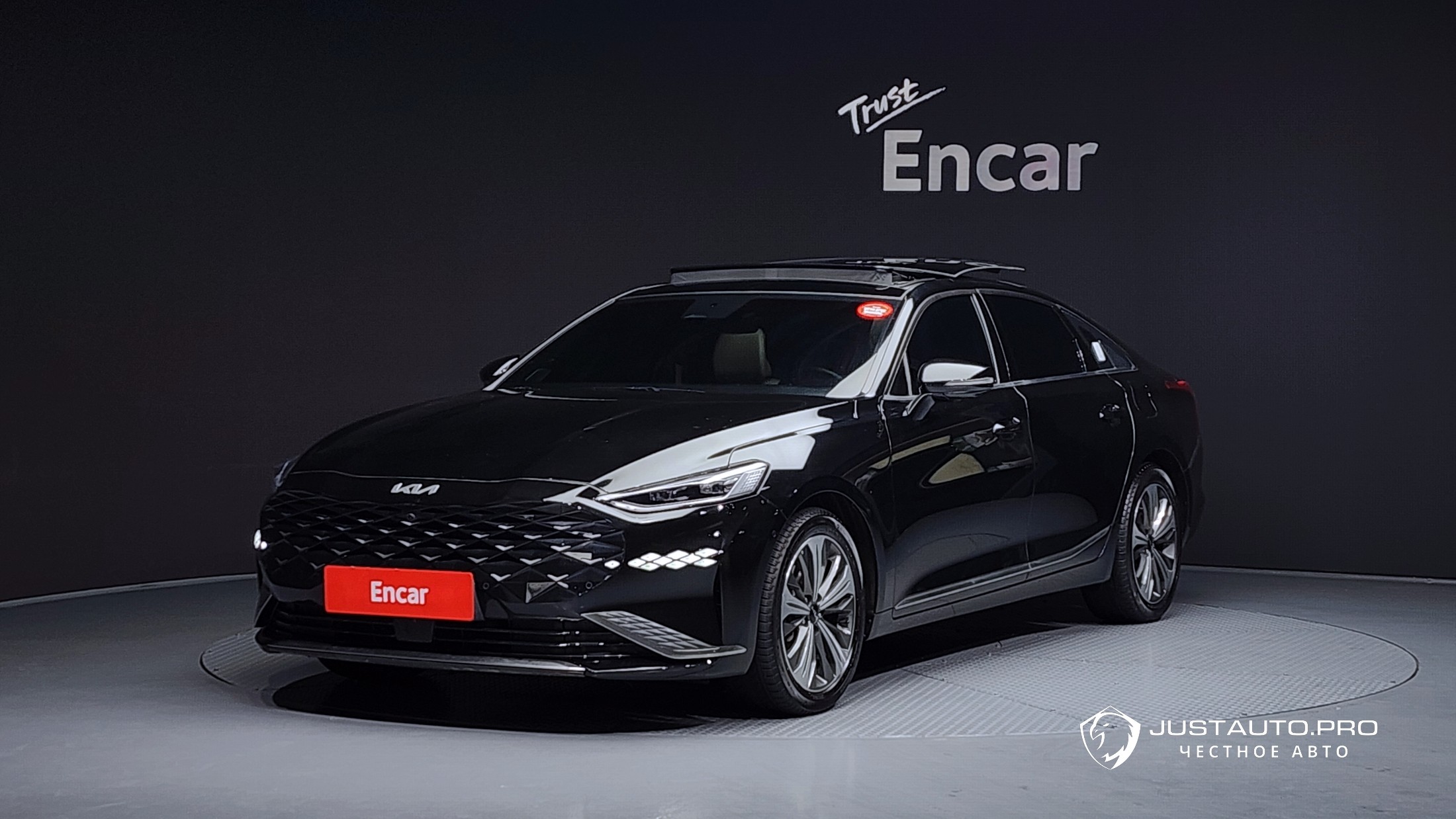 Автомобиль Kia K8