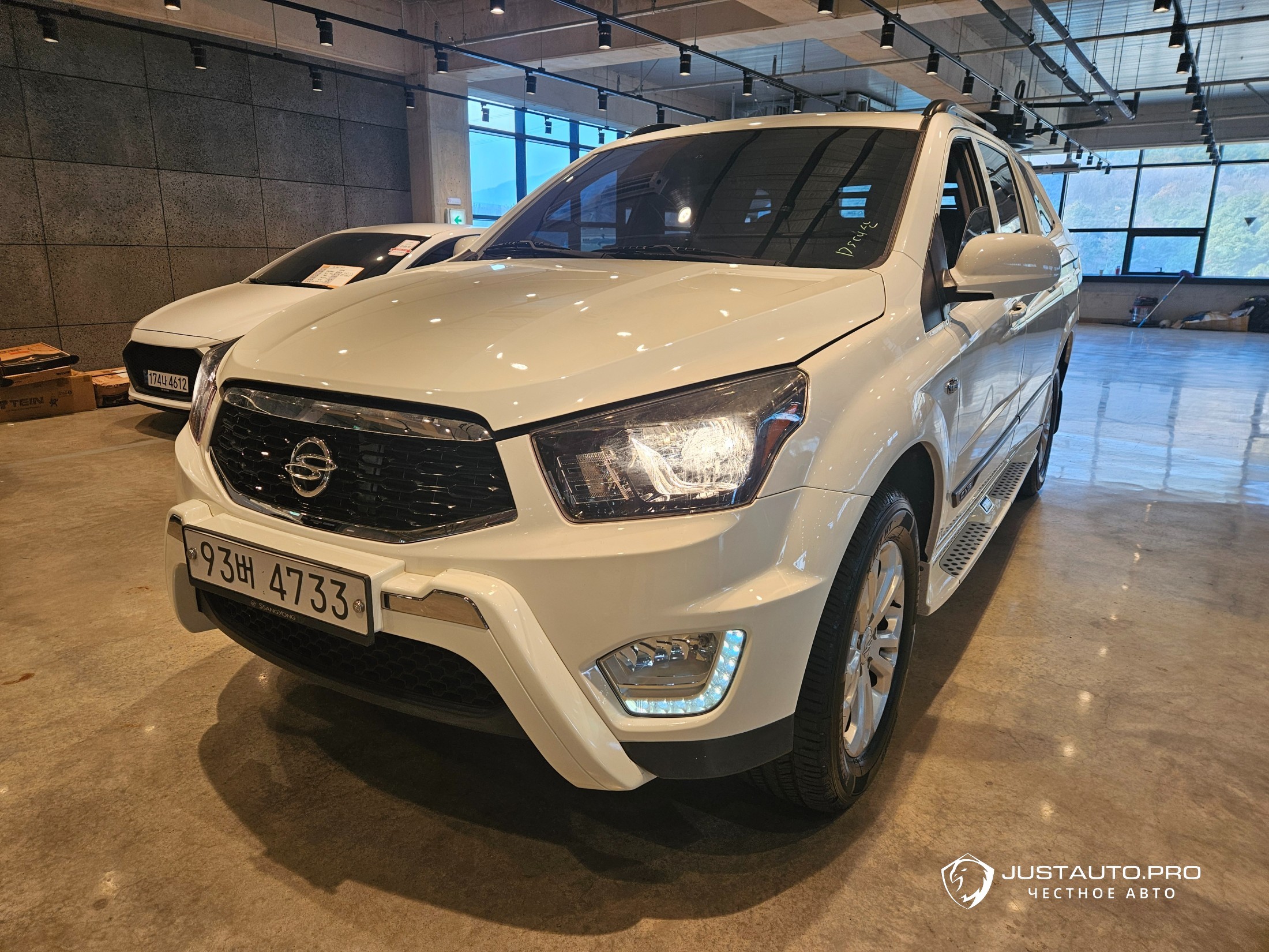 Автомобиль KG_Mobility_Ssangyong KORANDO