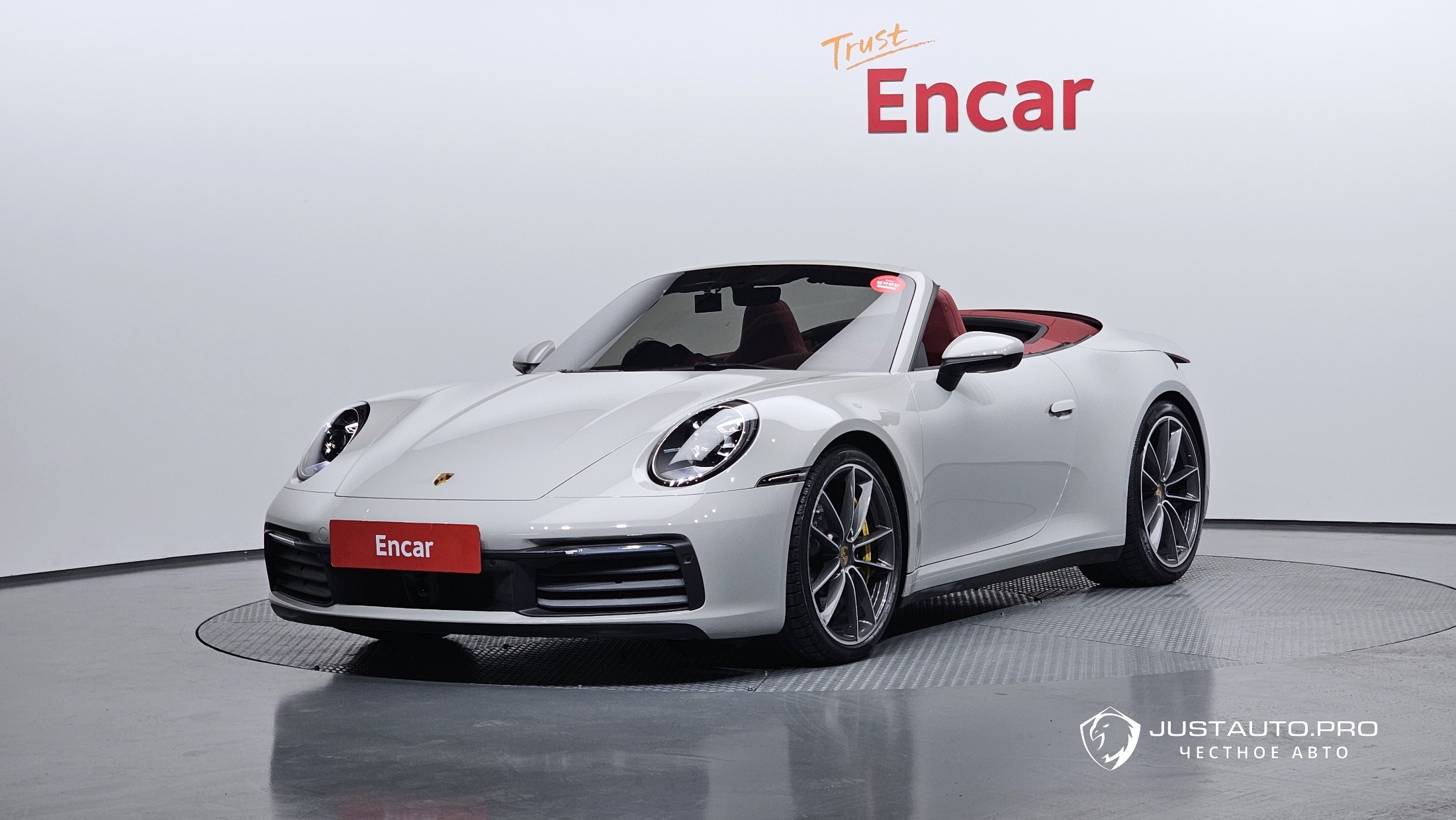 Автомобиль Porsche 911