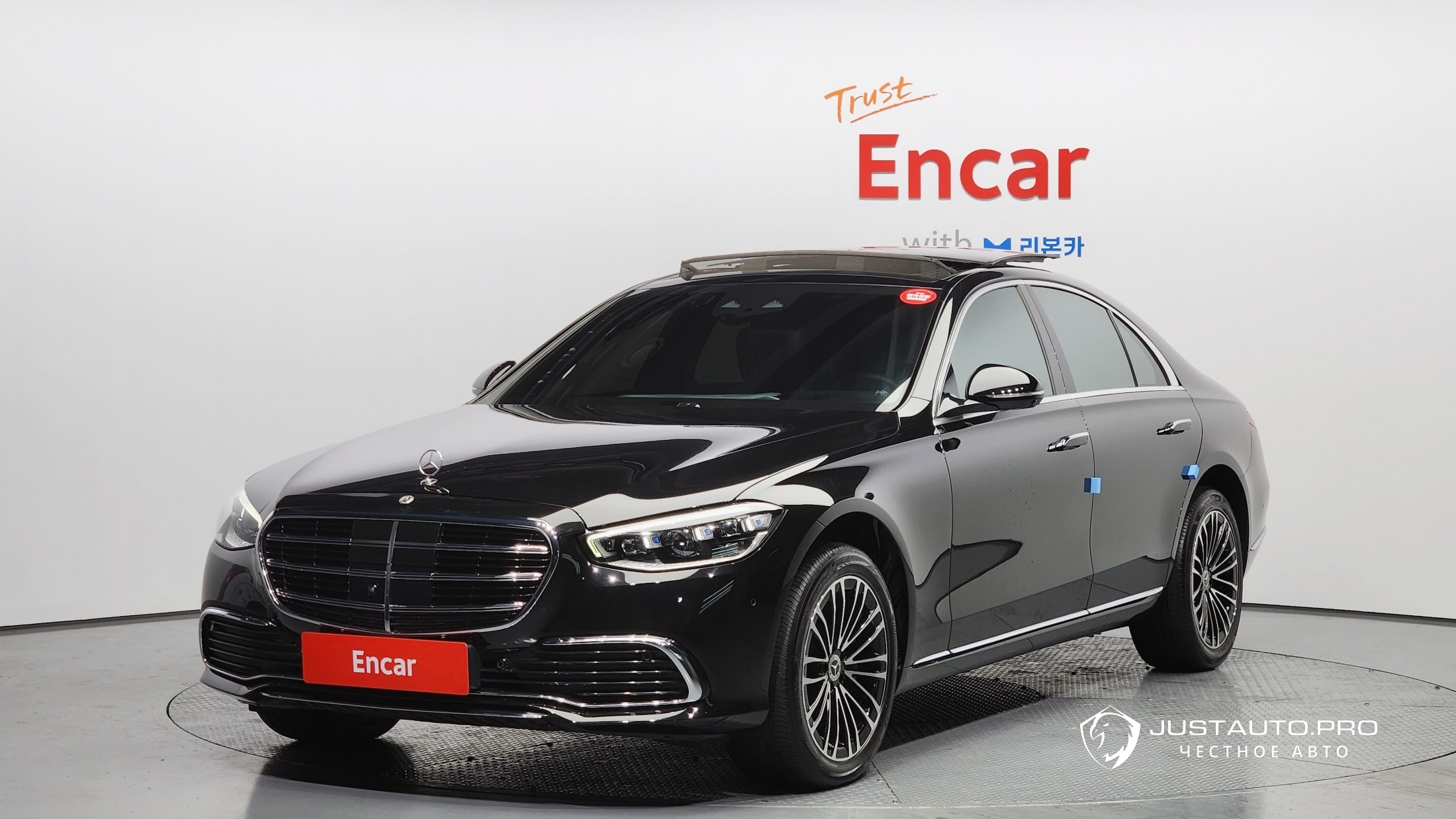 Автомобиль Mercedes-Benz S-Class