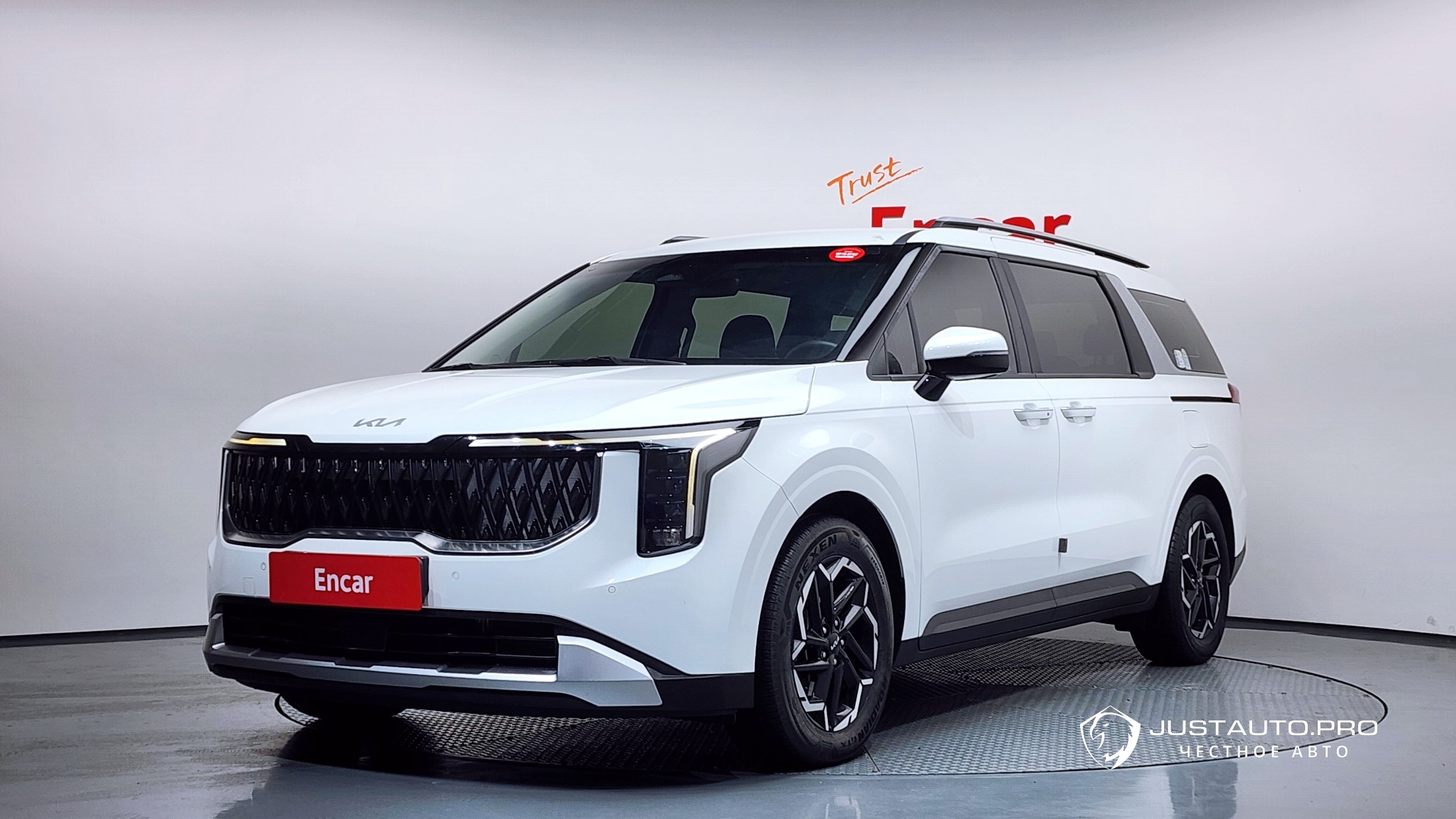 Автомобиль Kia Canival