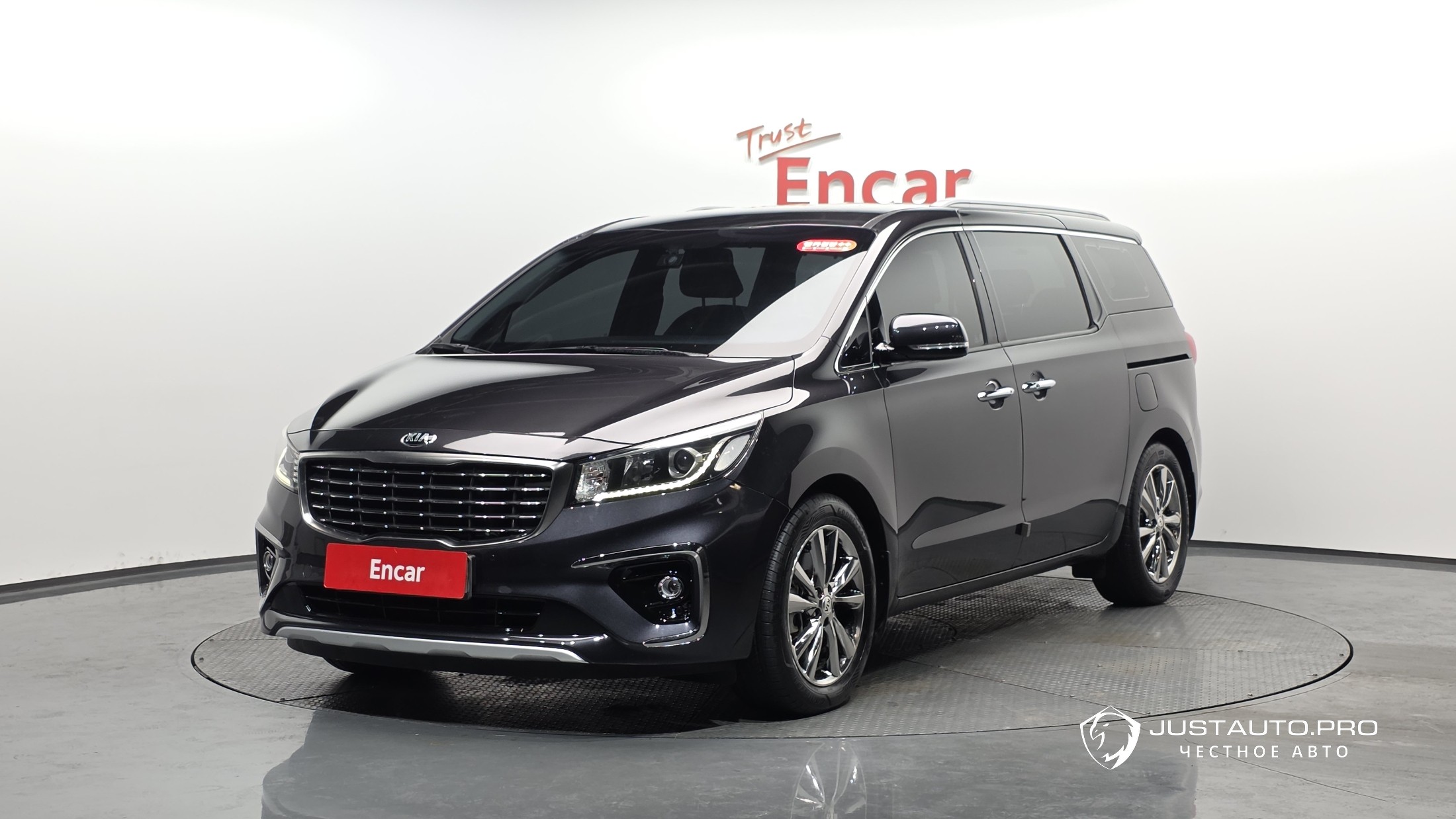 Автомобиль Kia Canival