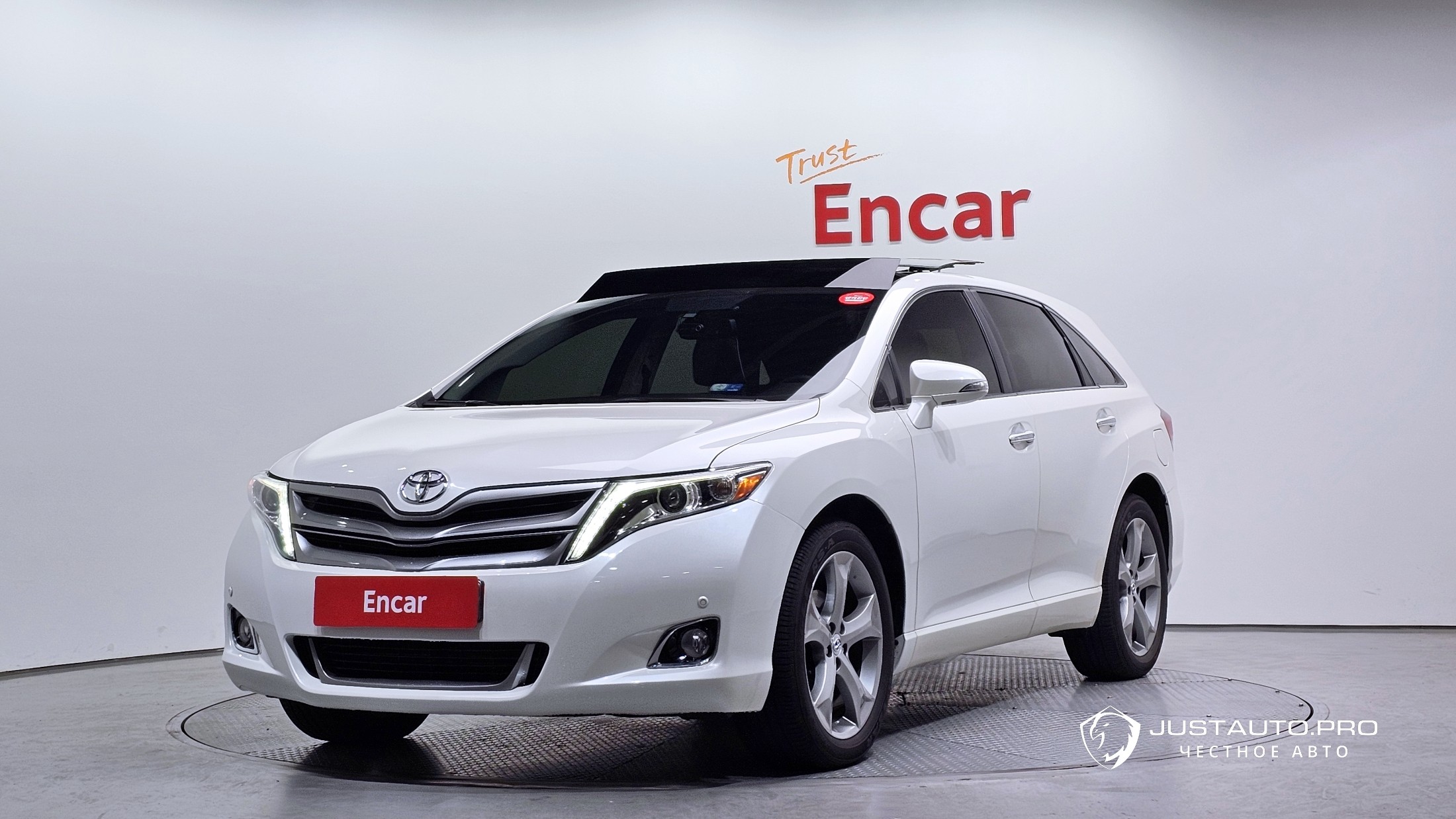 Автомобиль Toyota Venza