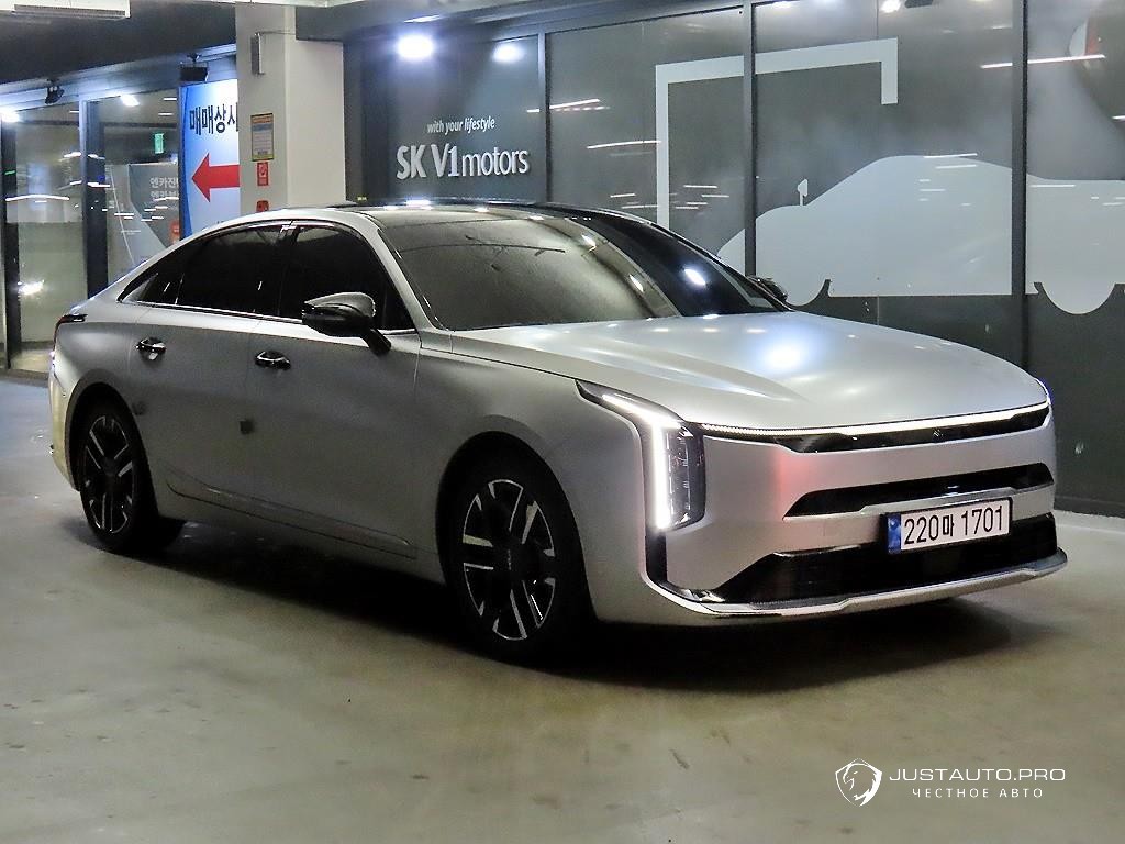 Автомобиль Kia K8