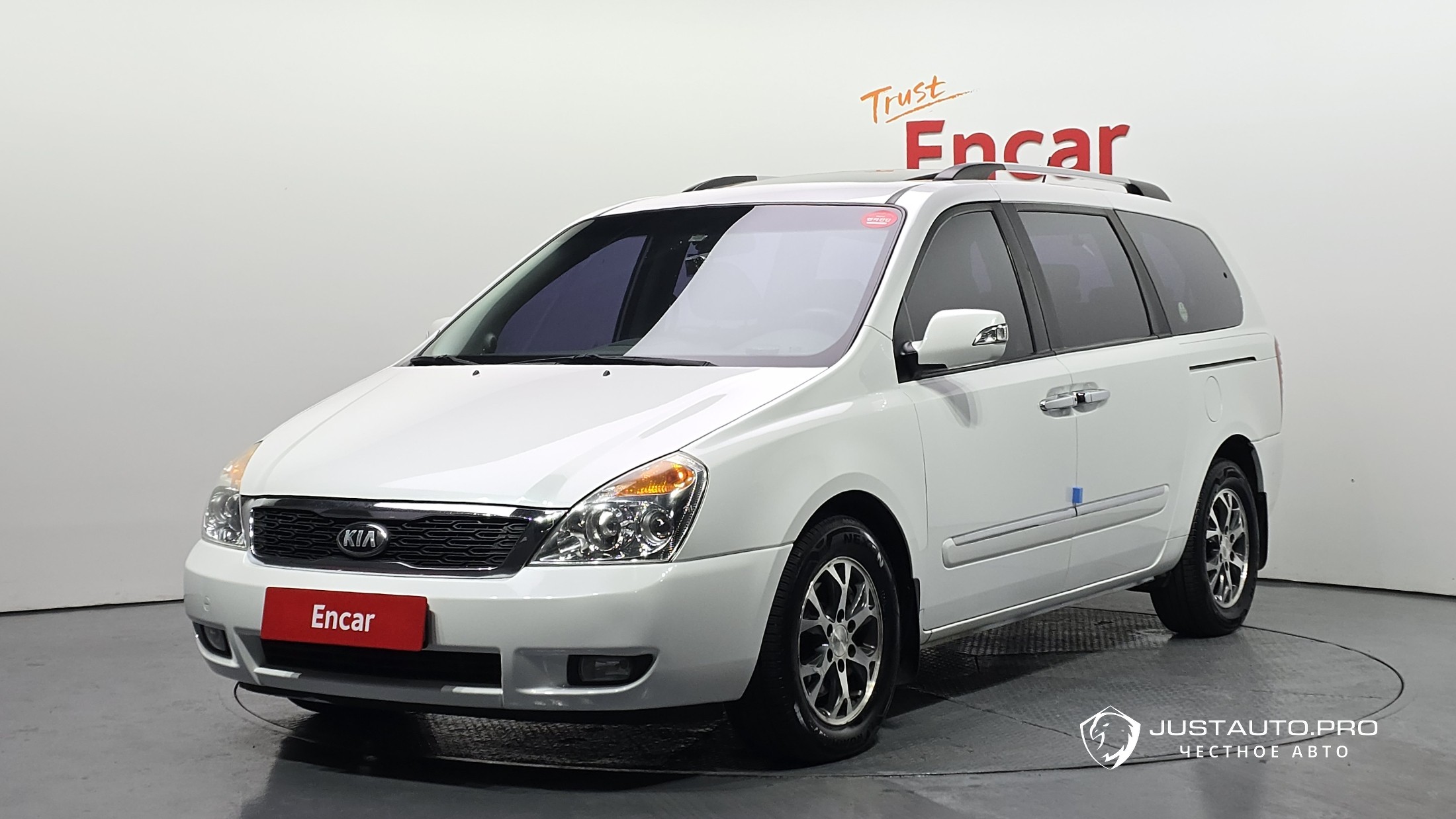 Автомобиль Kia Canival