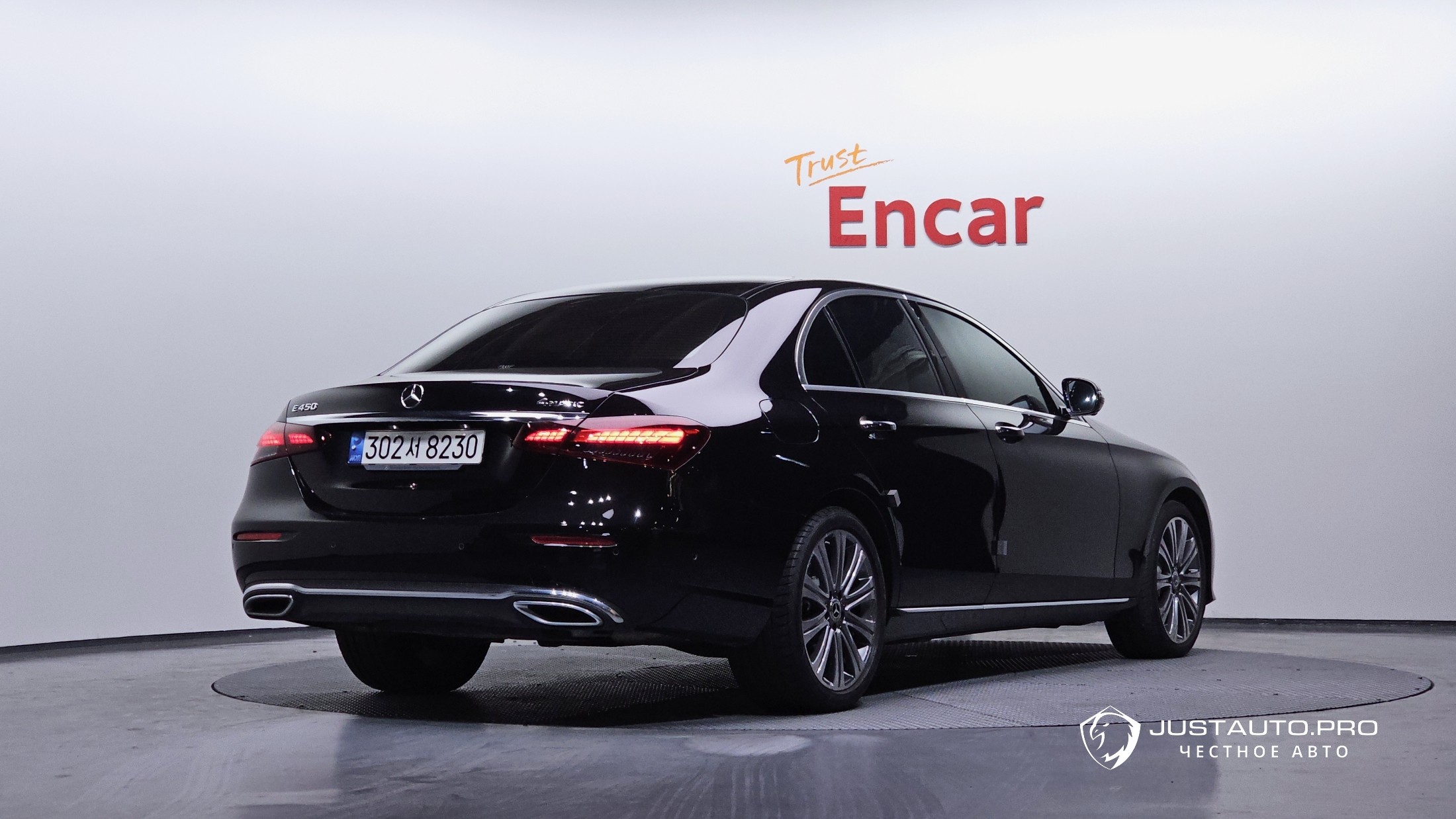 Автомобиль Mercedes-Benz E-Class