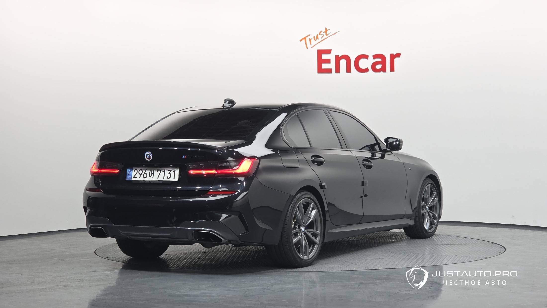 Автомобиль BMW 3-Series