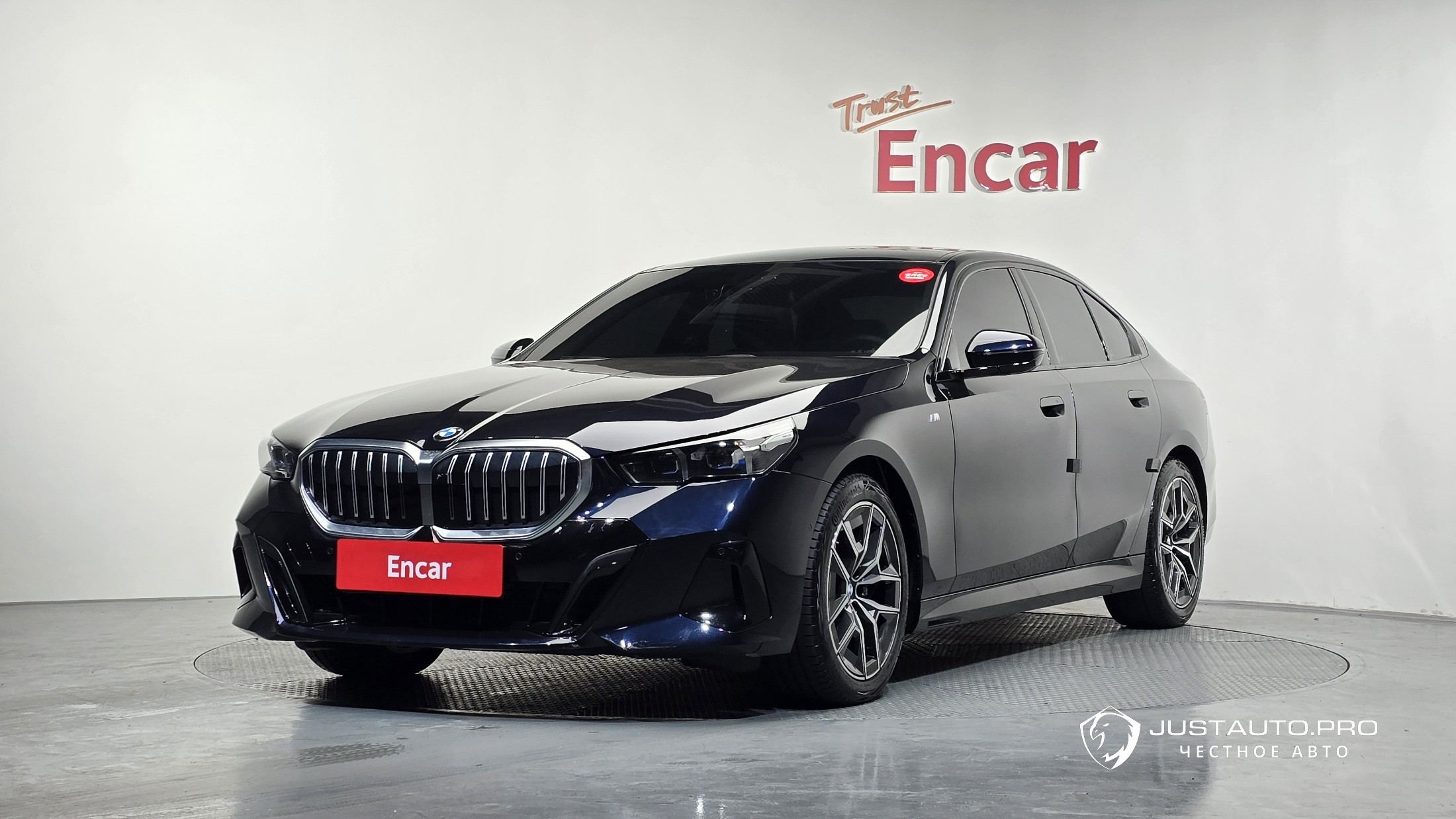 Автомобиль BMW 5-Series