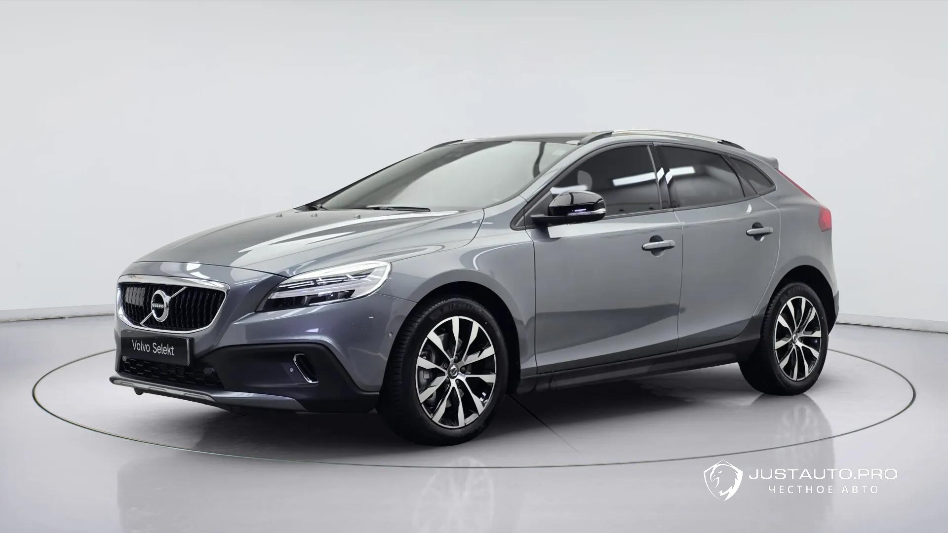 Автомобиль Volvo V40