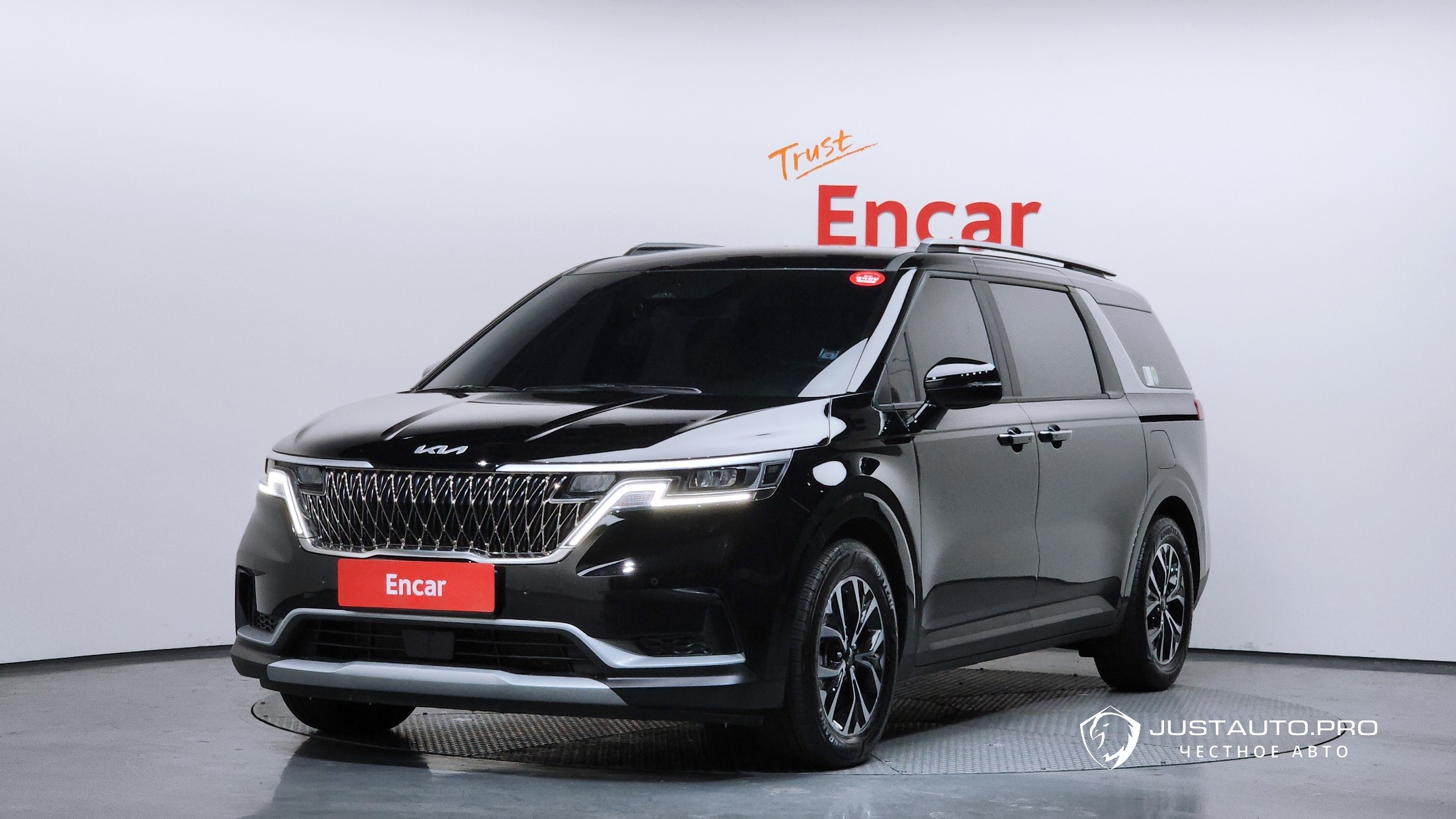 Автомобиль Kia Canival