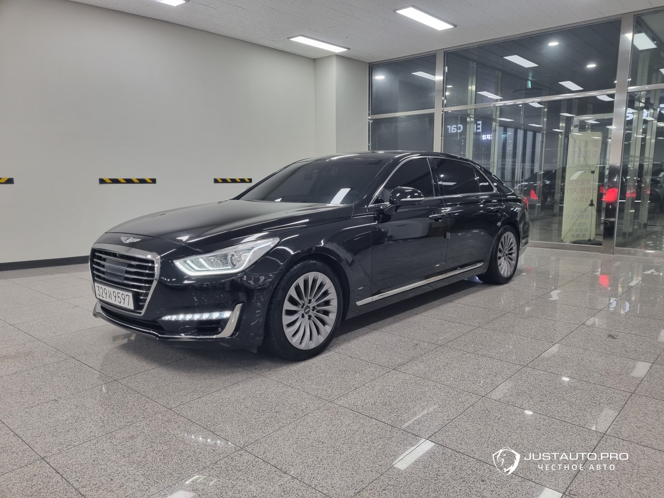 Автомобиль Genesis EQ900