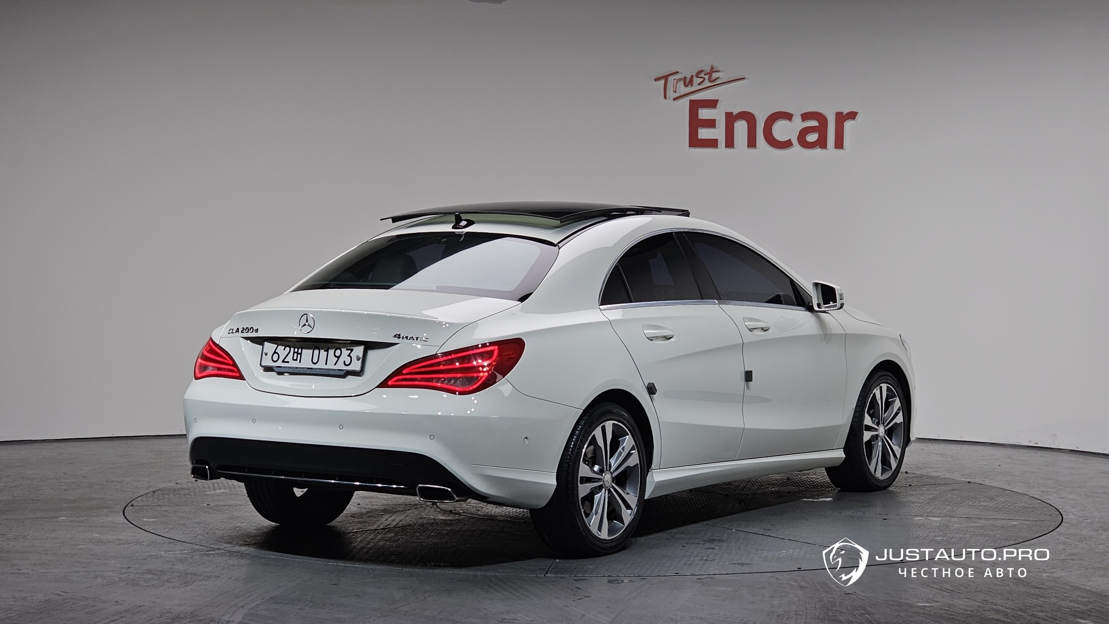 Автомобиль Mercedes-Benz CLA-Class