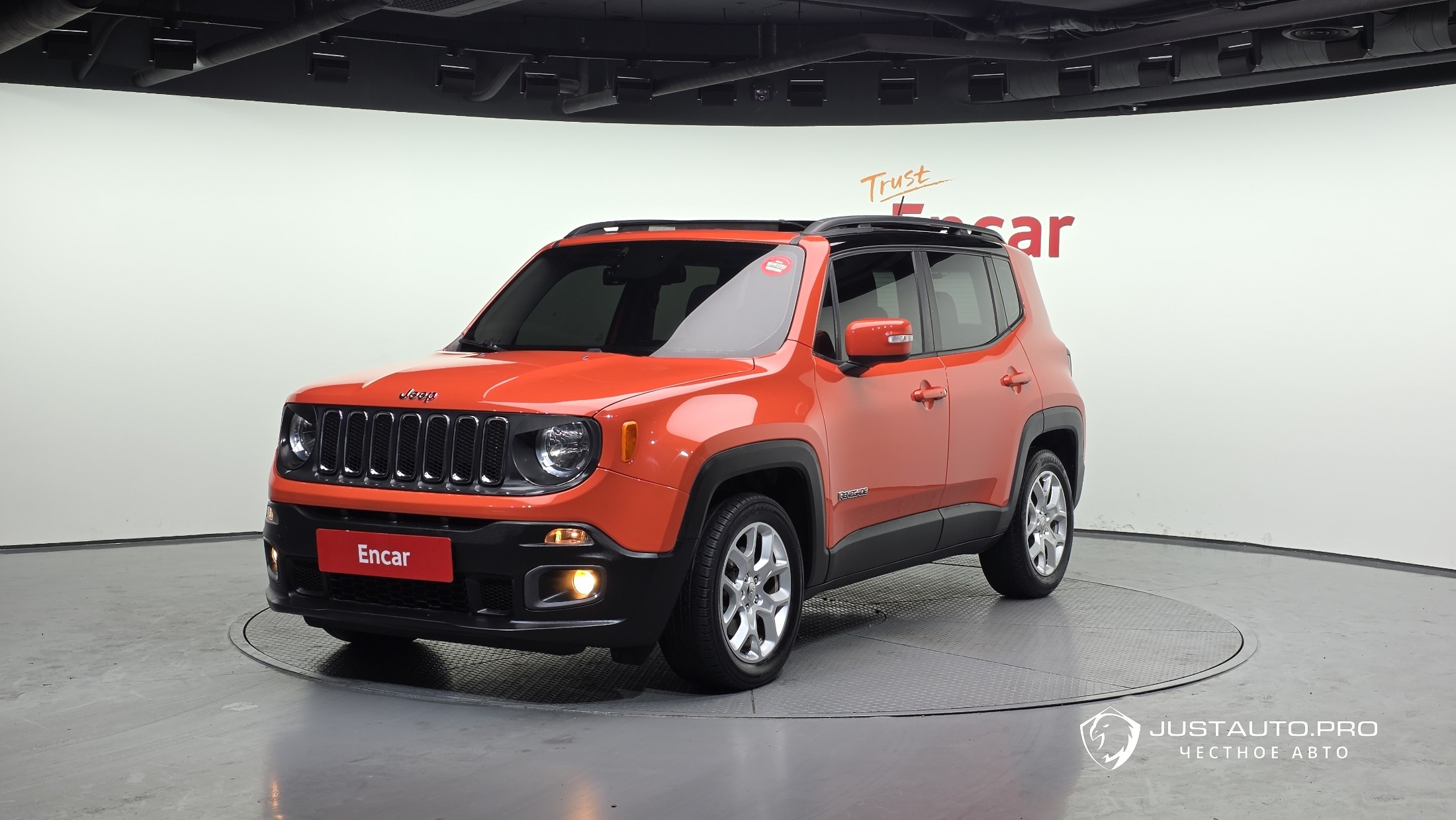 Автомобиль Jeep Renegade