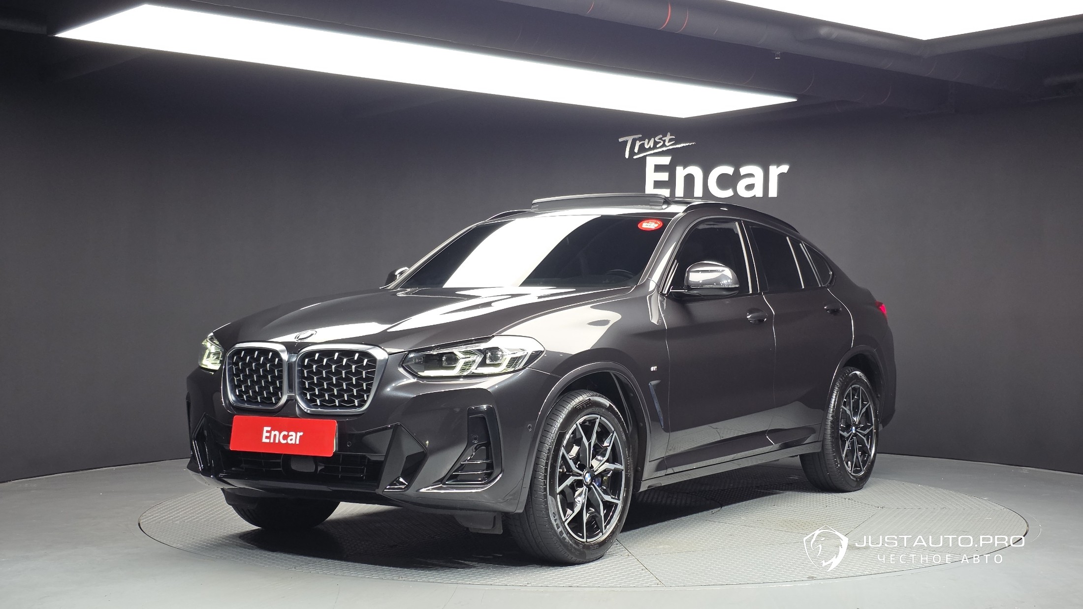 Автомобиль BMW X4