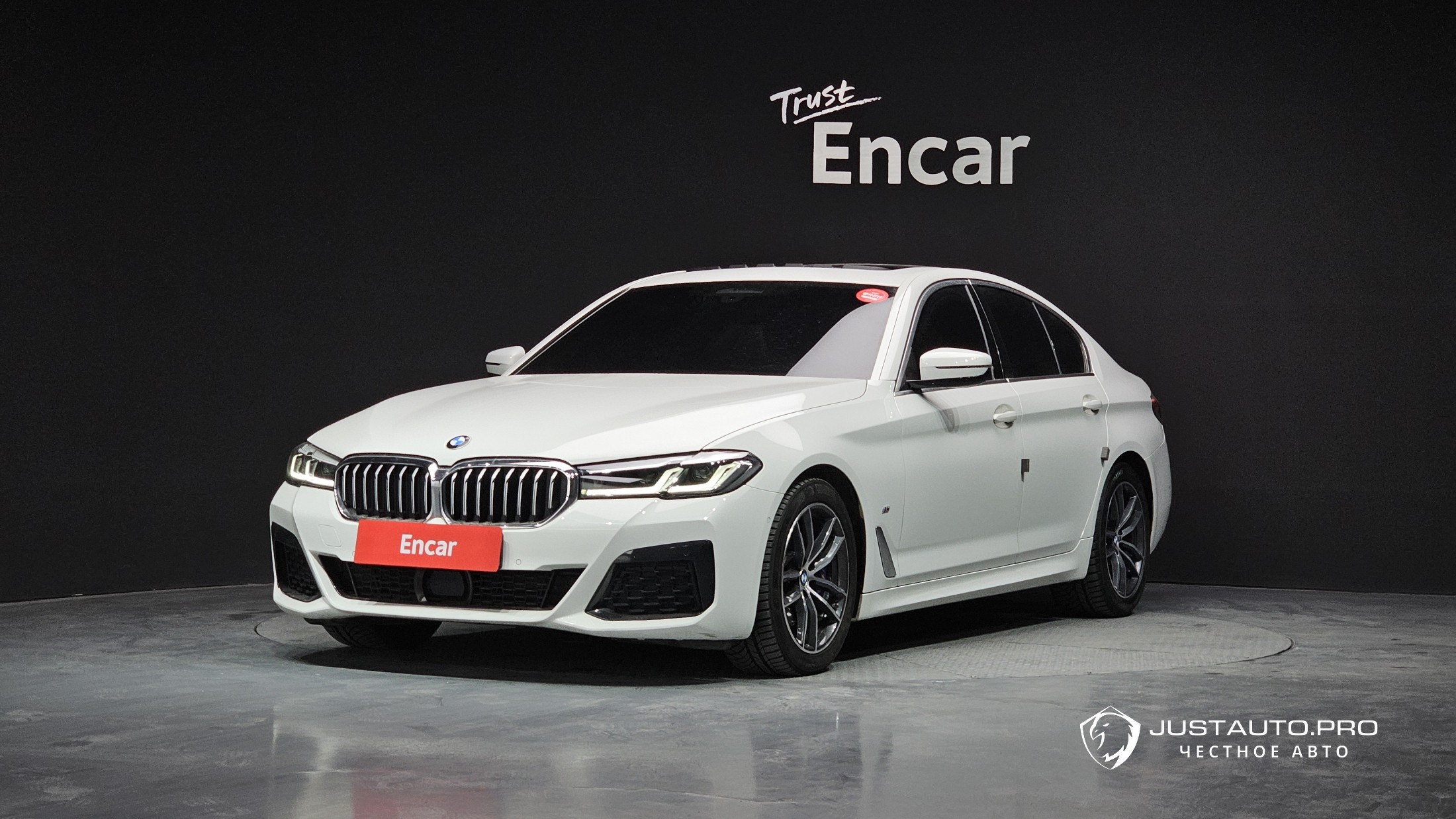 Автомобиль BMW 5-Series