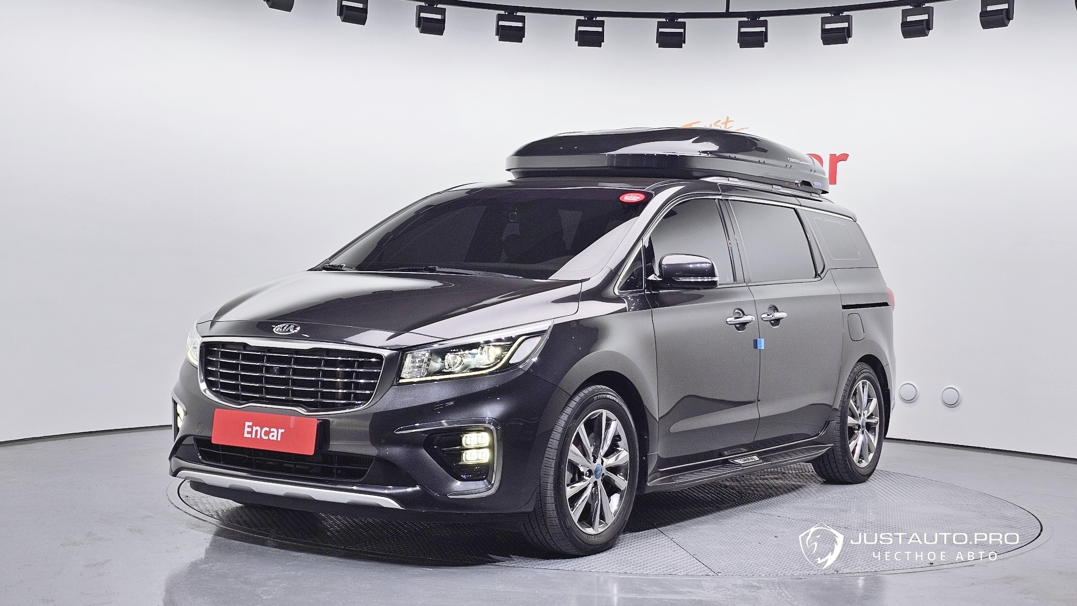 Автомобиль Kia Canival