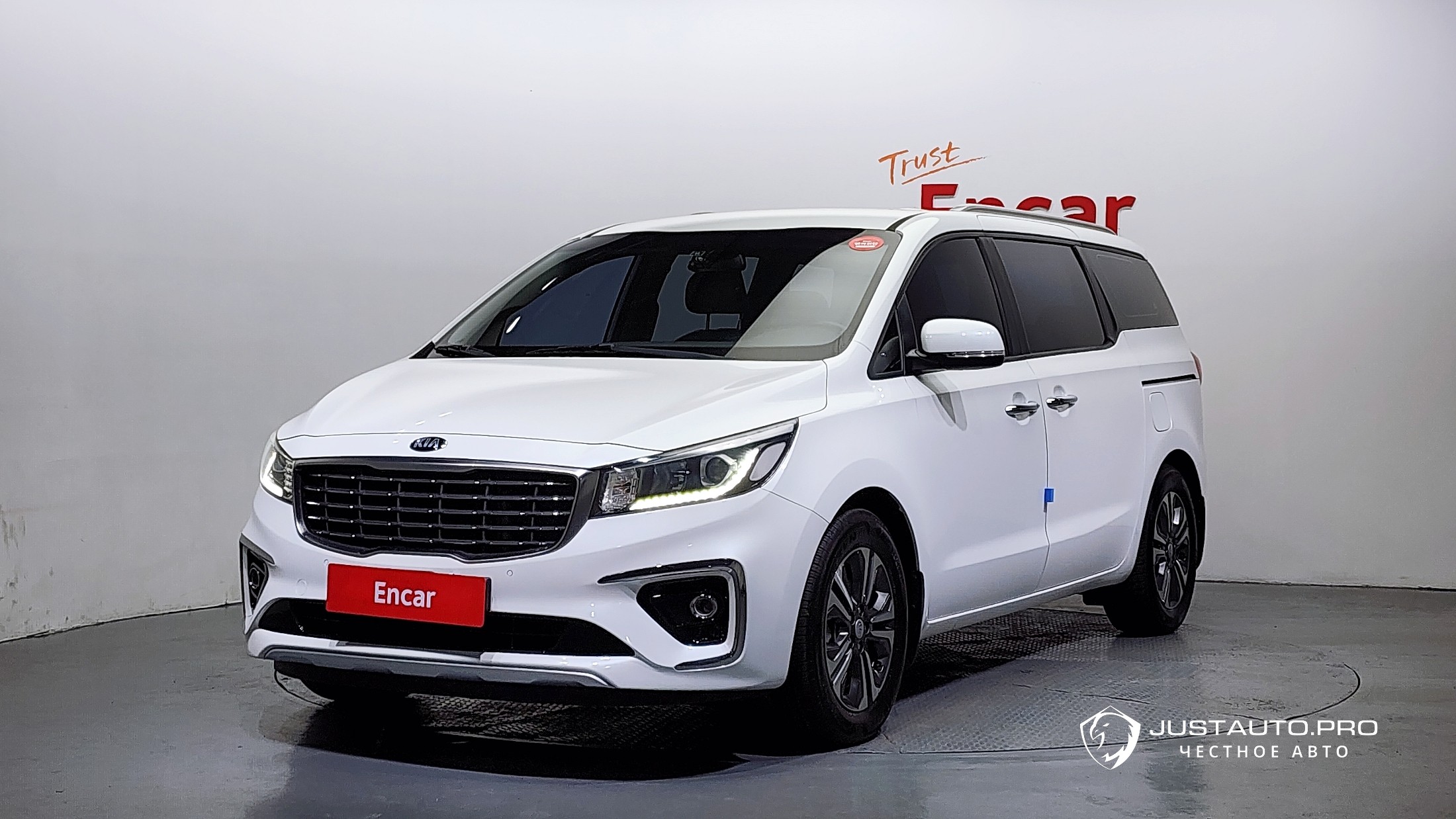 Автомобиль Kia Canival