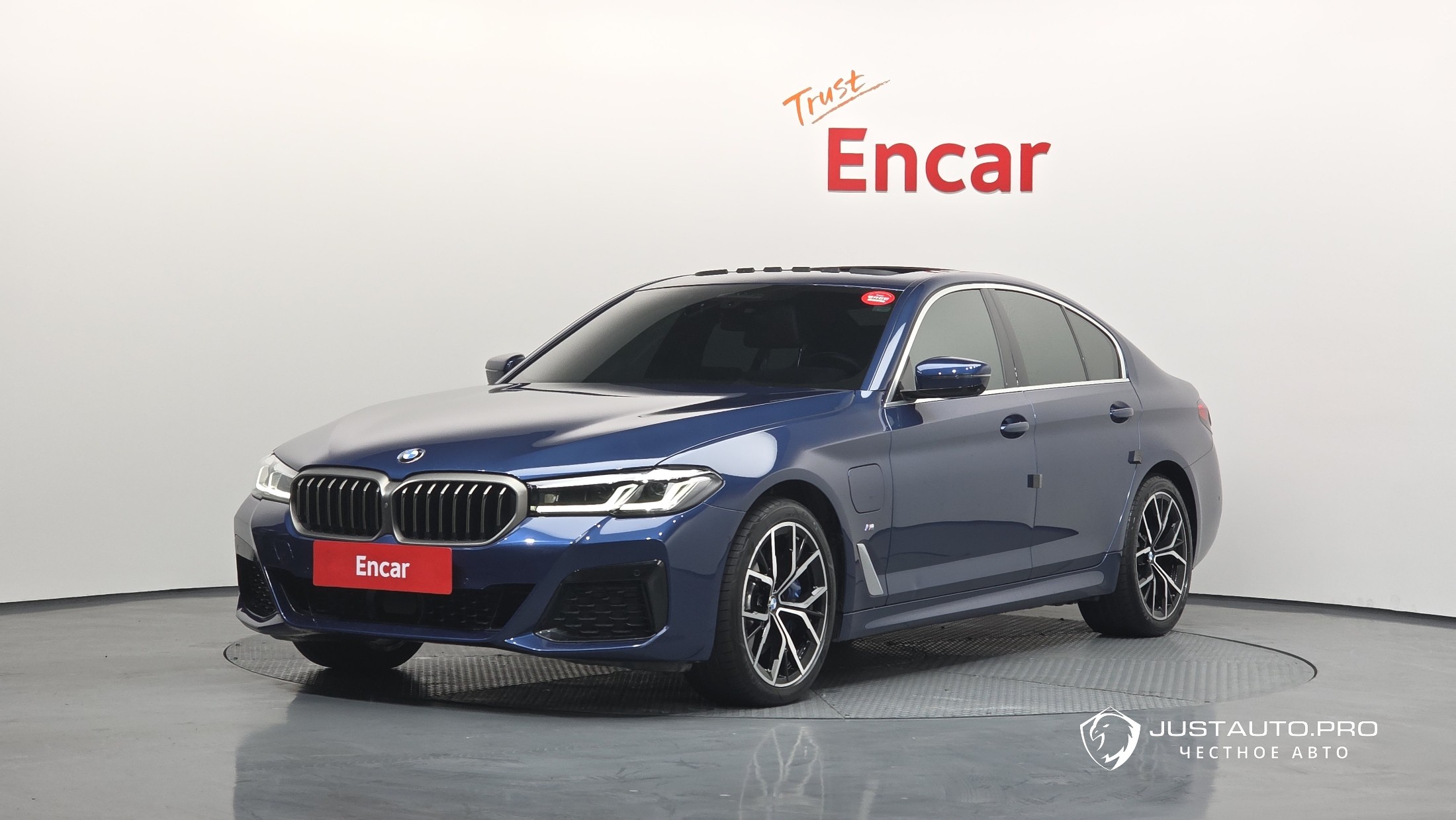 Автомобиль BMW 5-Series