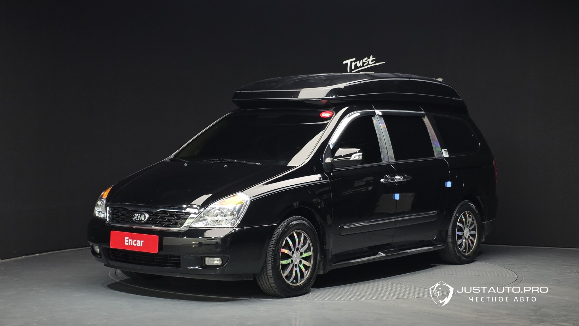 Автомобиль Kia Canival