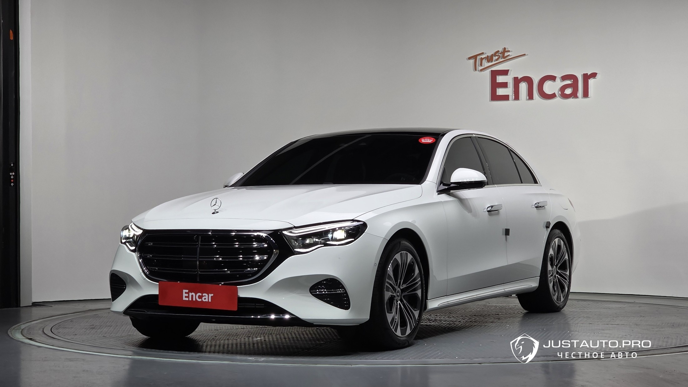 Автомобиль Mercedes-Benz E-Class