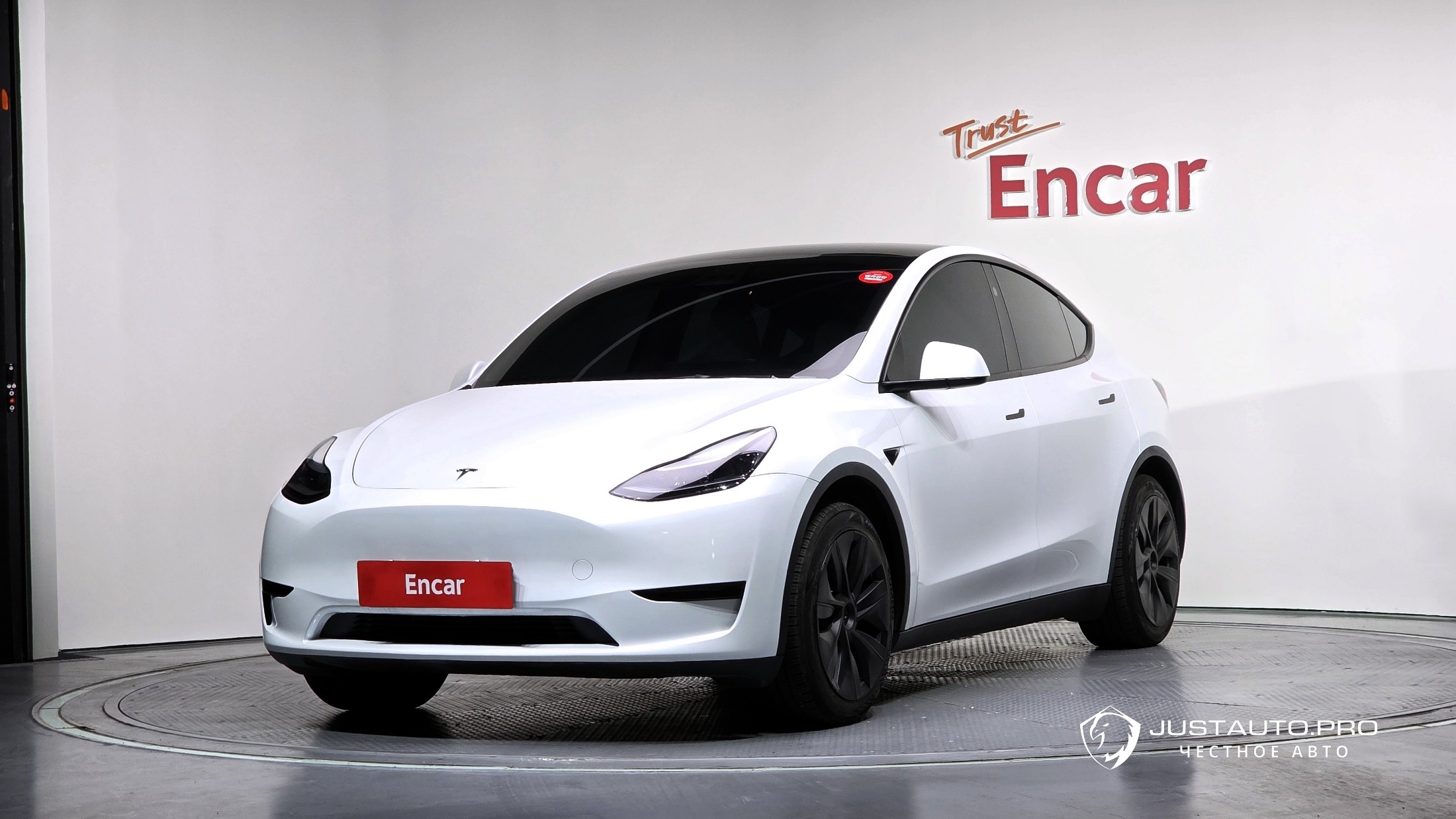 Автомобиль Tesla Model Y