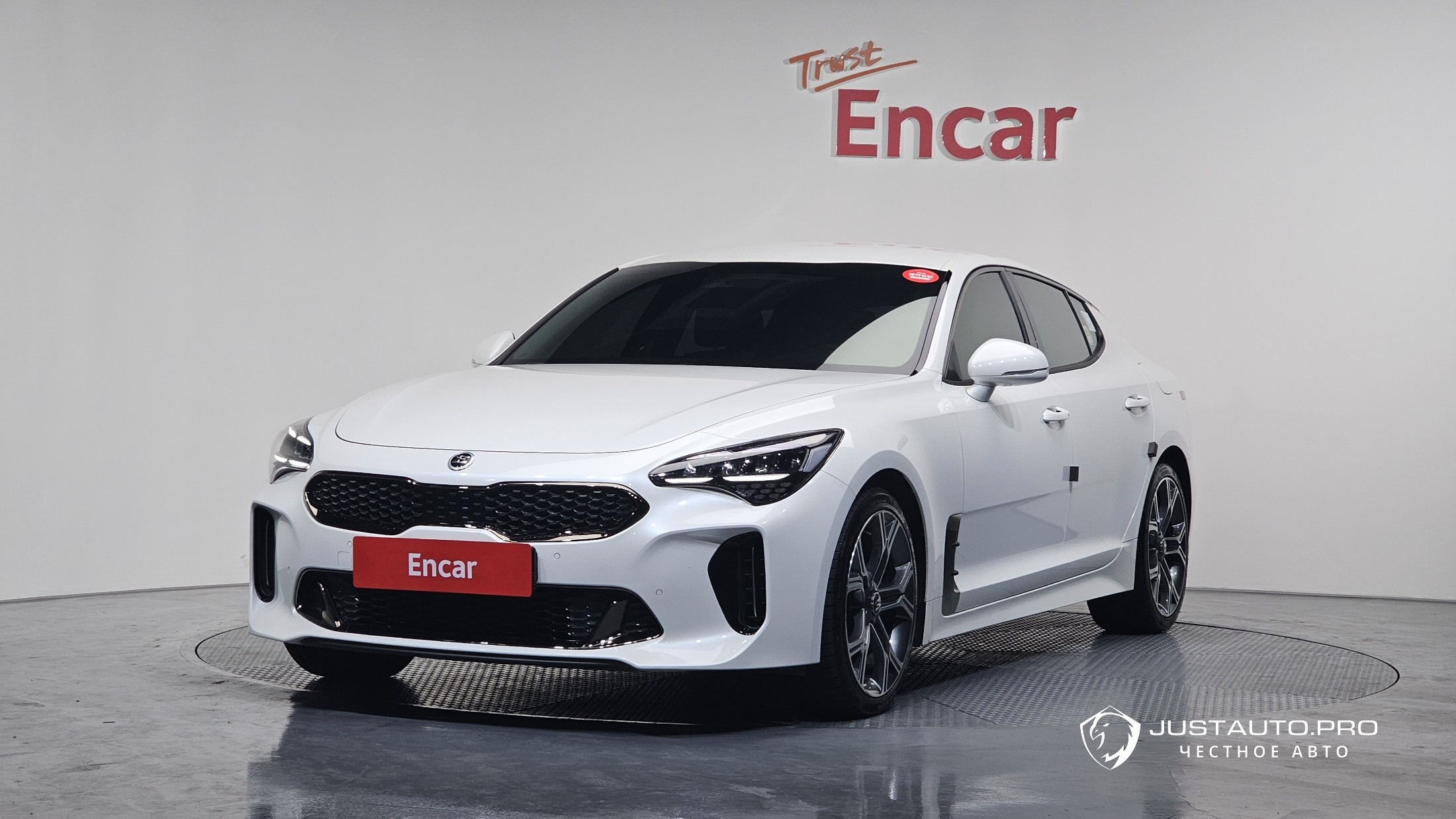 Автомобиль Kia Stinger