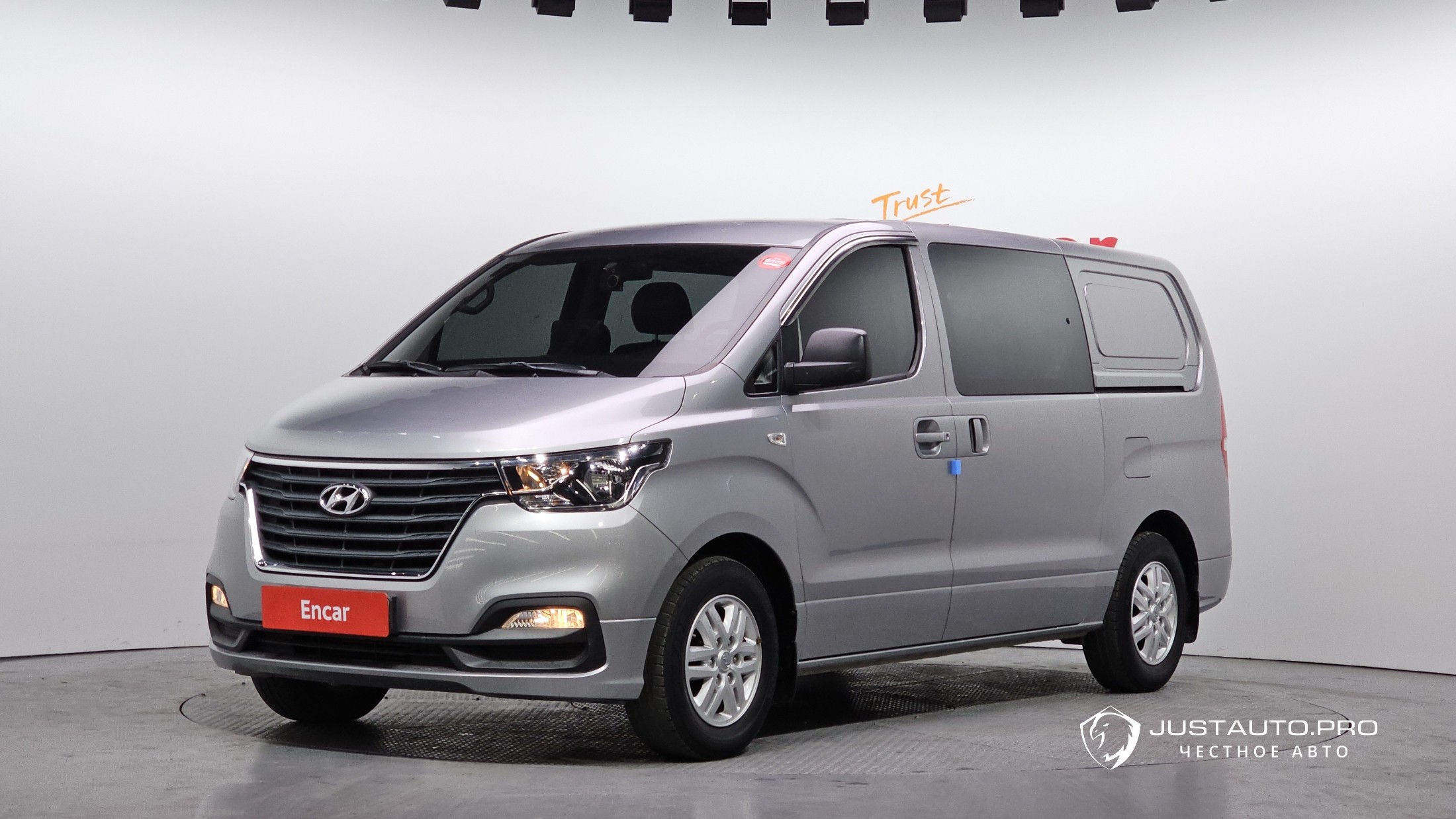 Автомобиль Hyundai Starex