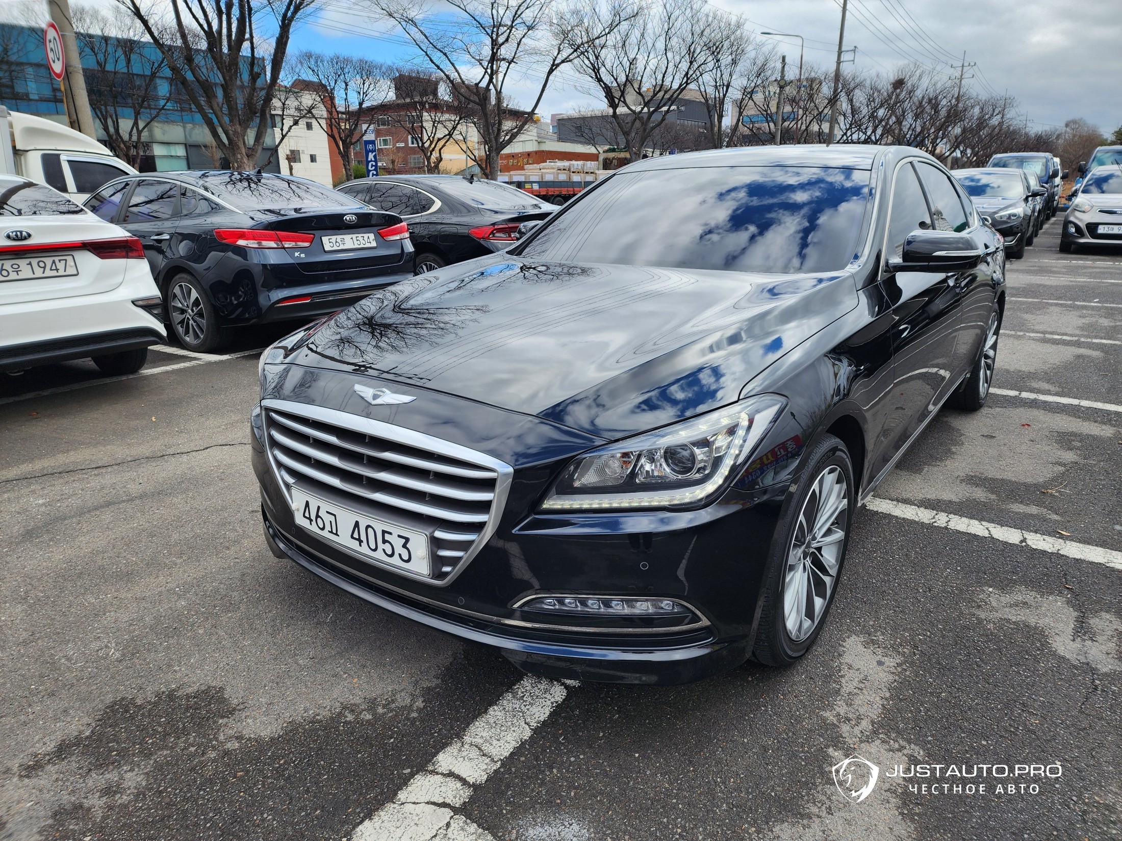 Автомобиль Hyundai Genesis
