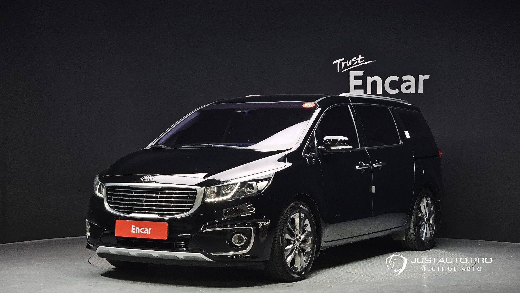 Автомобиль Kia Canival