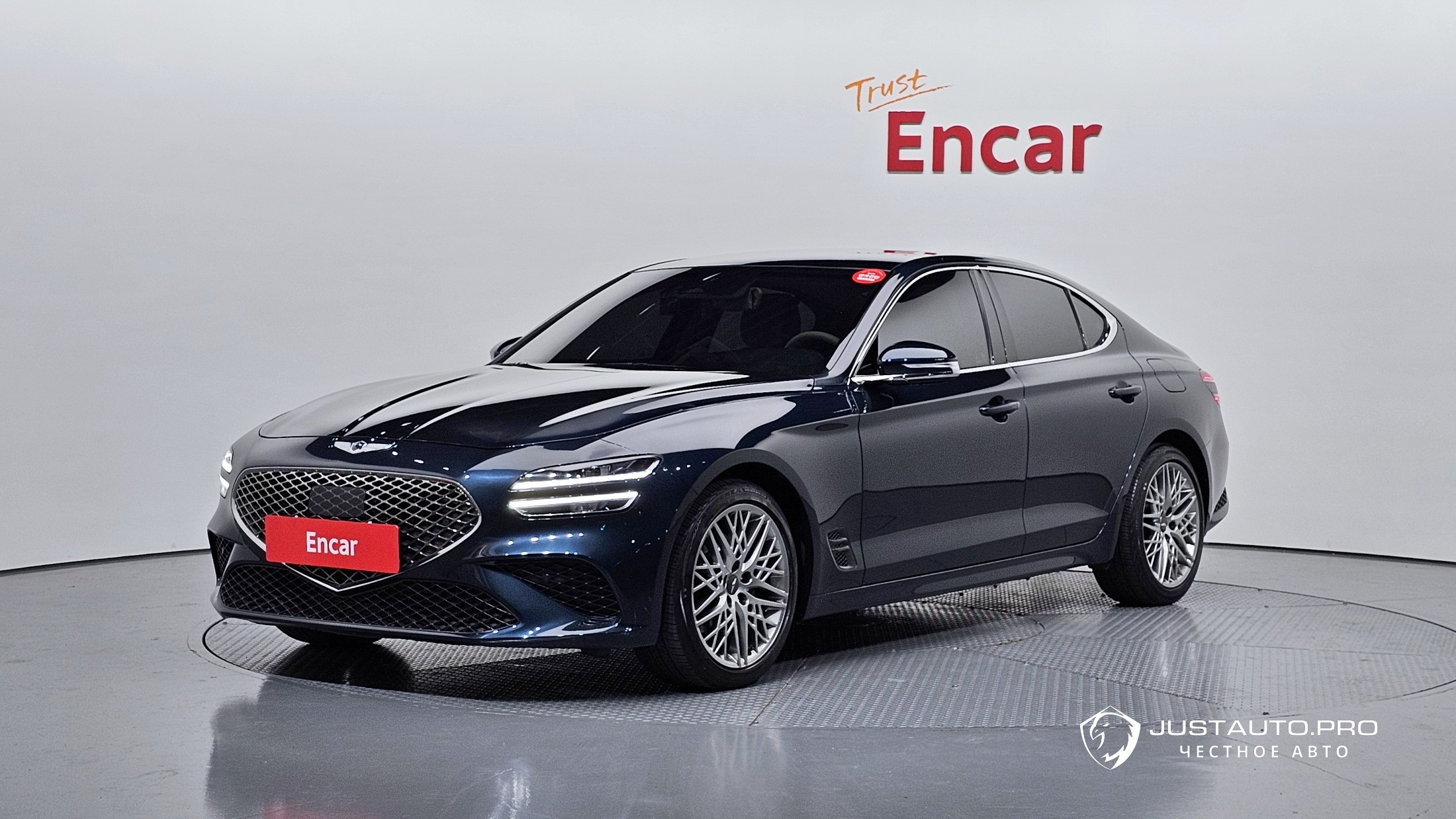 Автомобиль Genesis G70