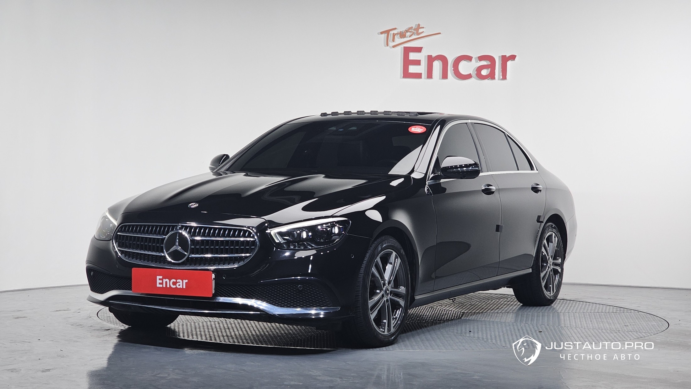 Автомобиль Mercedes-Benz E-Class