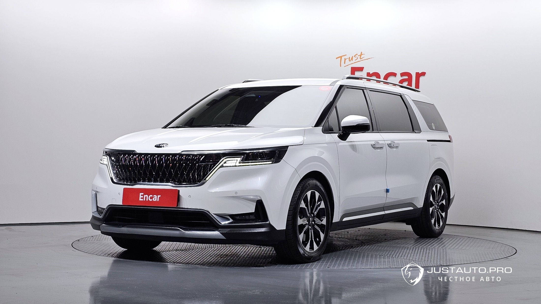 Автомобиль Kia Canival