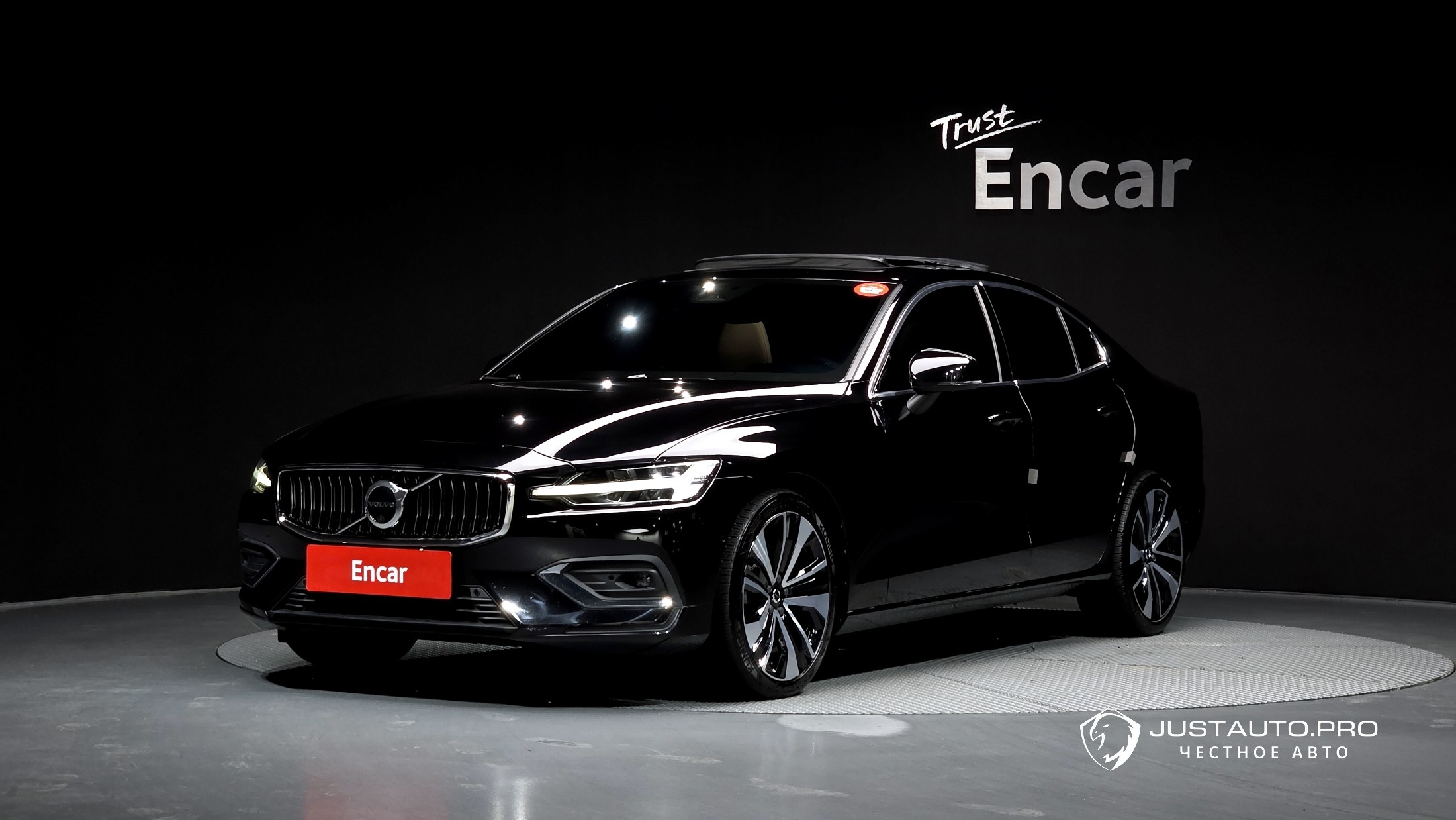Автомобиль Volvo S60