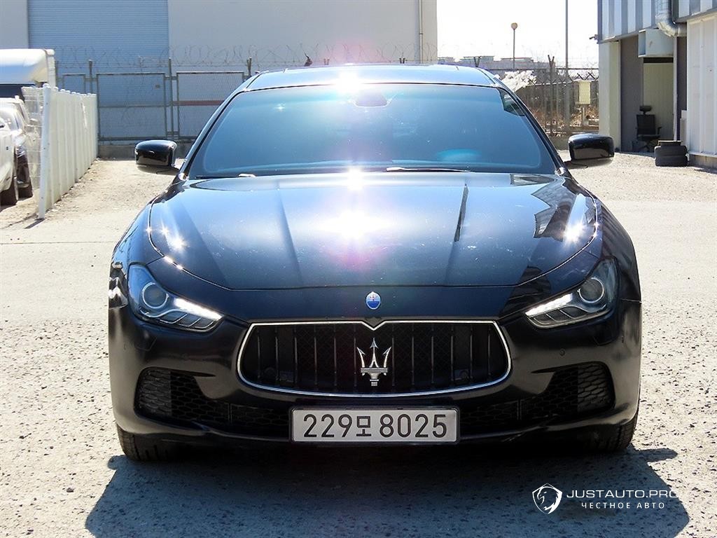 Автомобиль Maserati Ghibli
