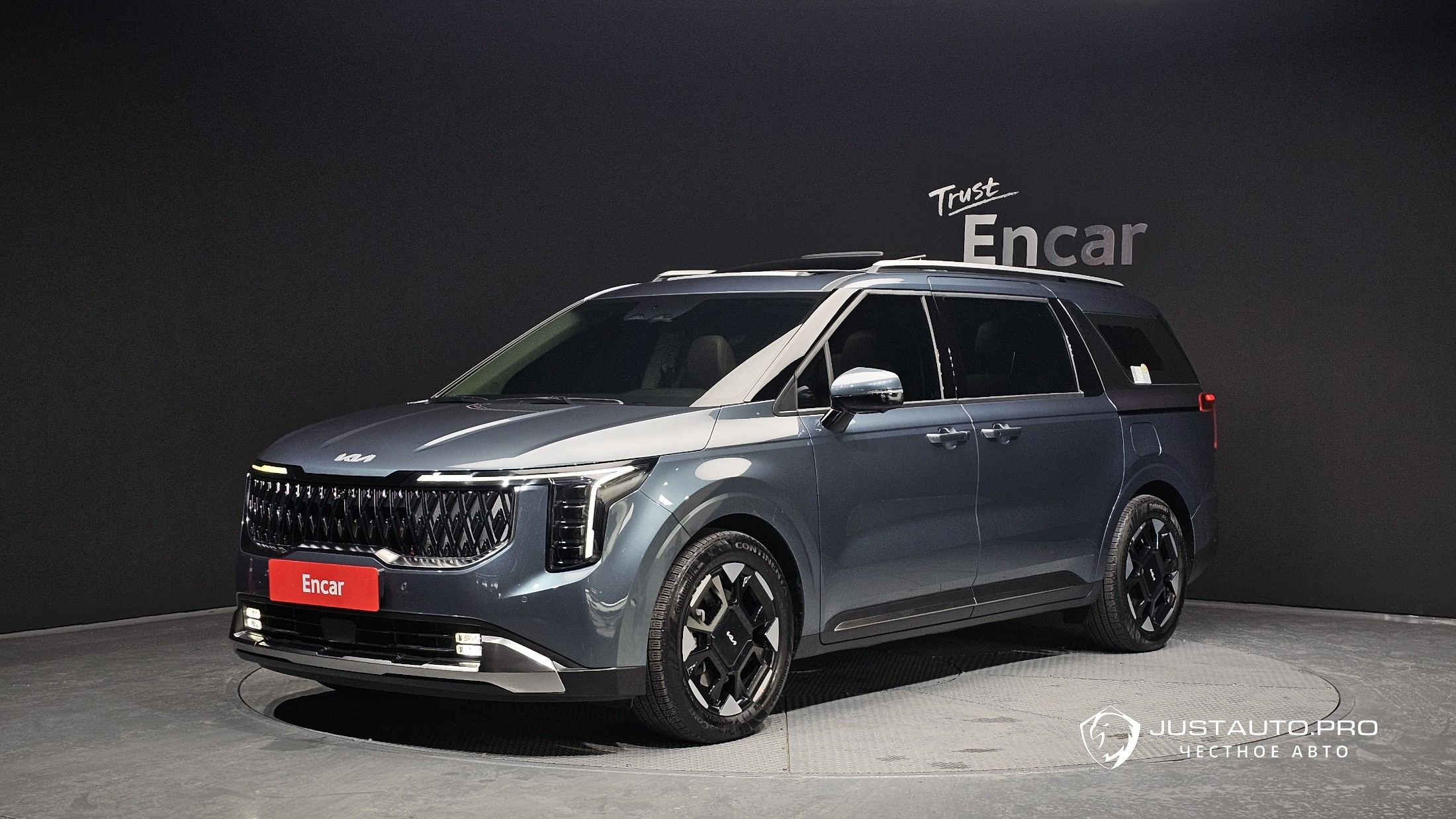 Автомобиль Kia Canival