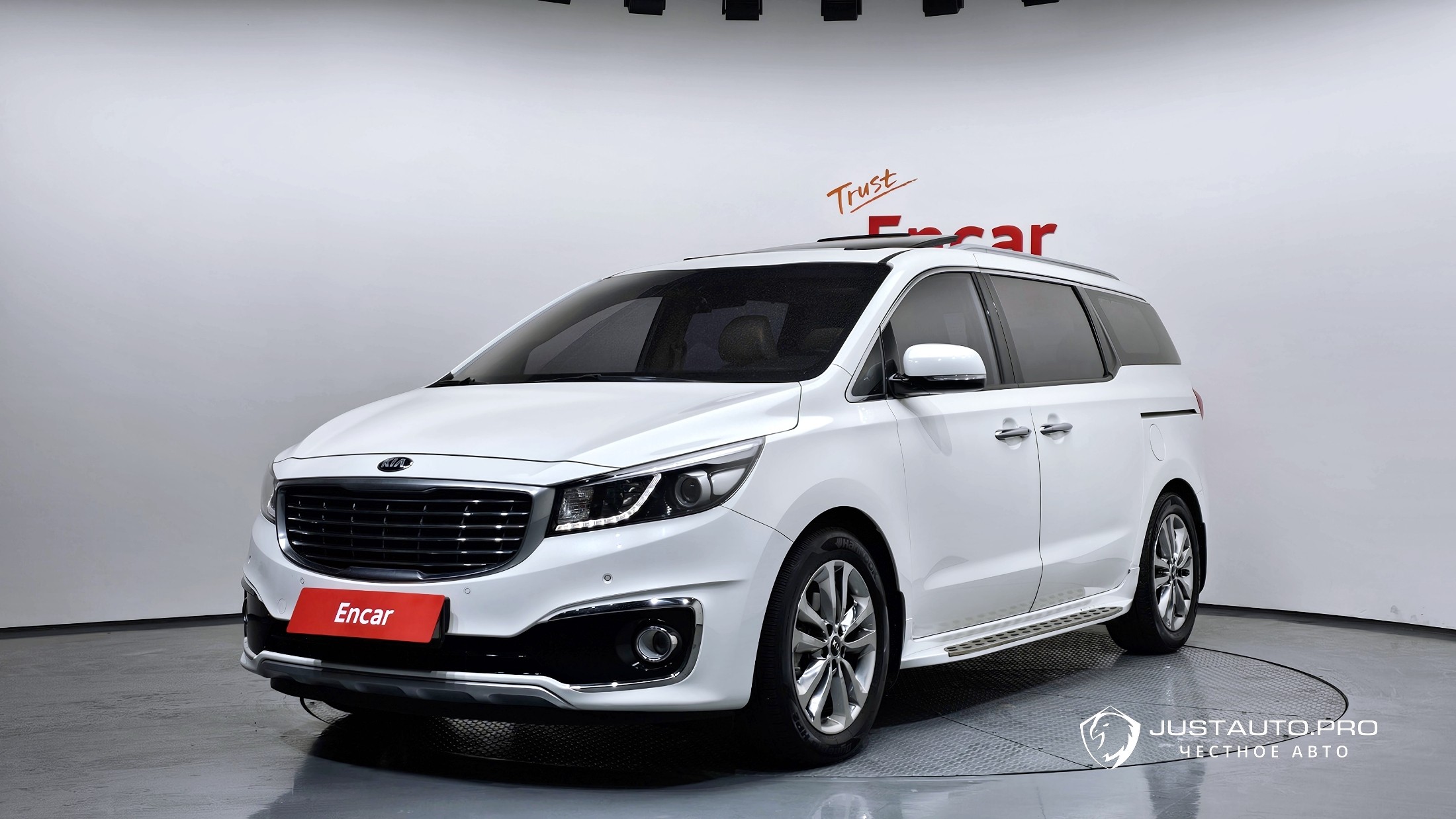 Автомобиль Kia Canival