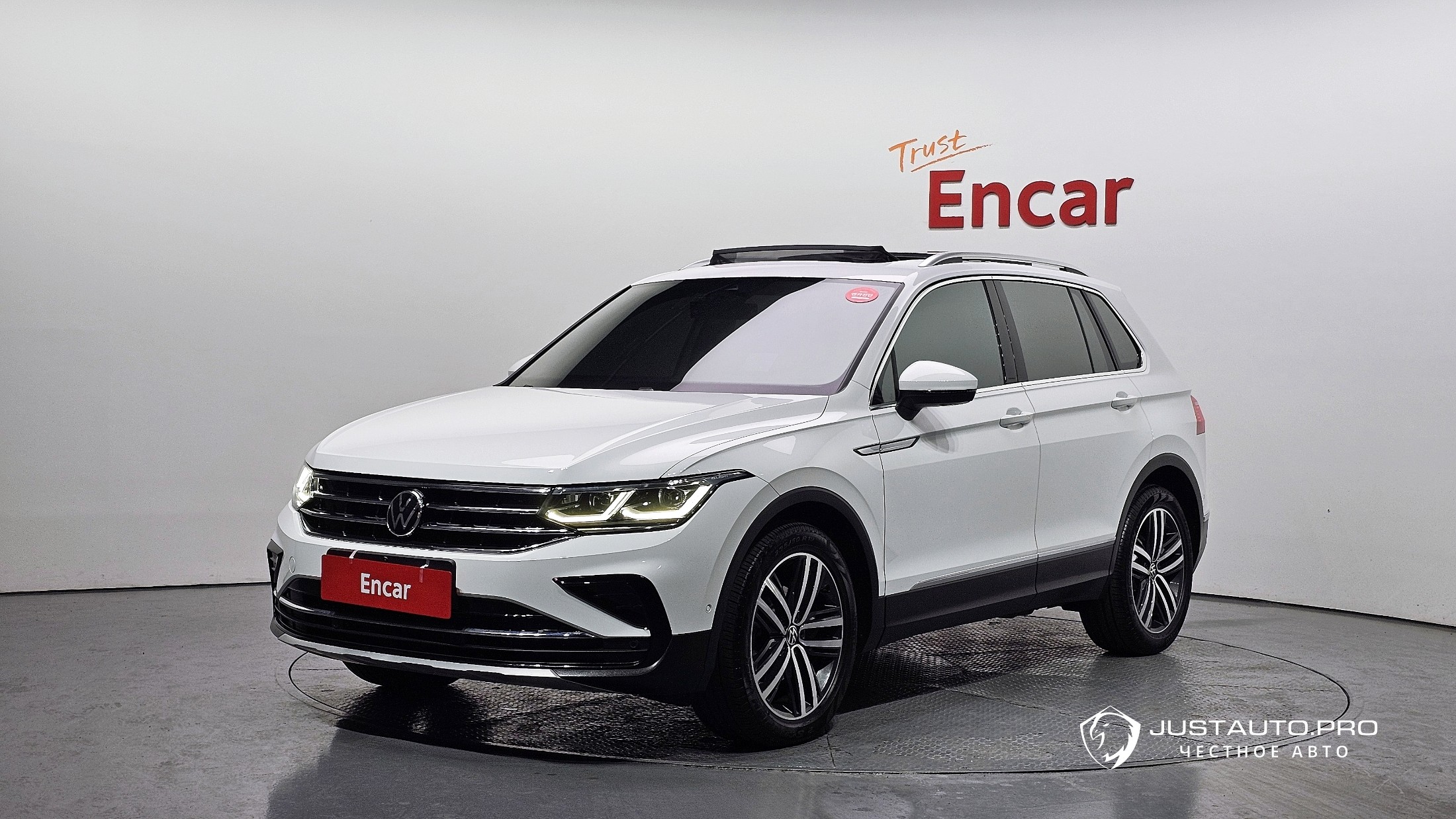 Автомобиль Volkswagen Tiguan