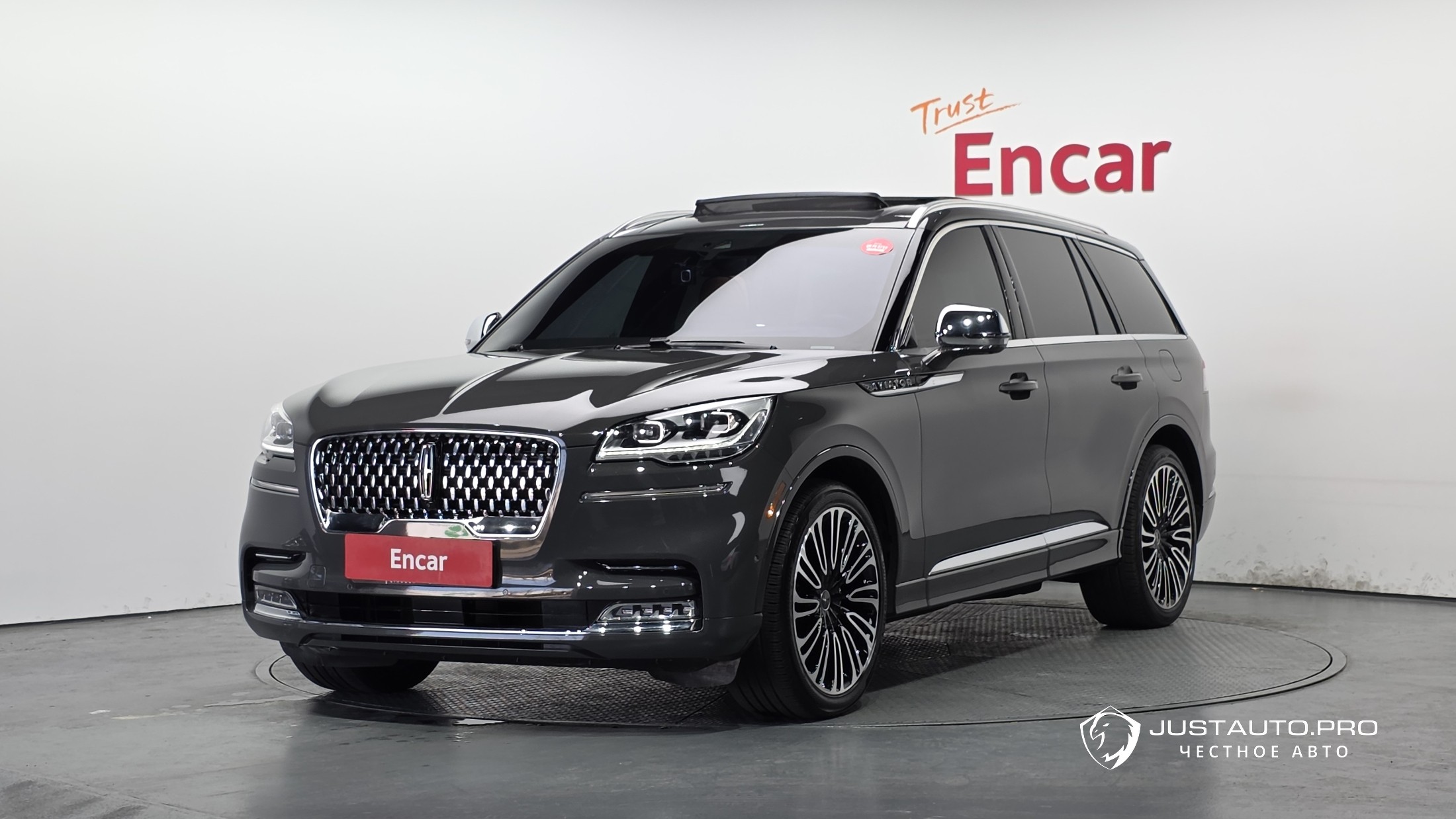 Автомобиль Lincoln Aviator