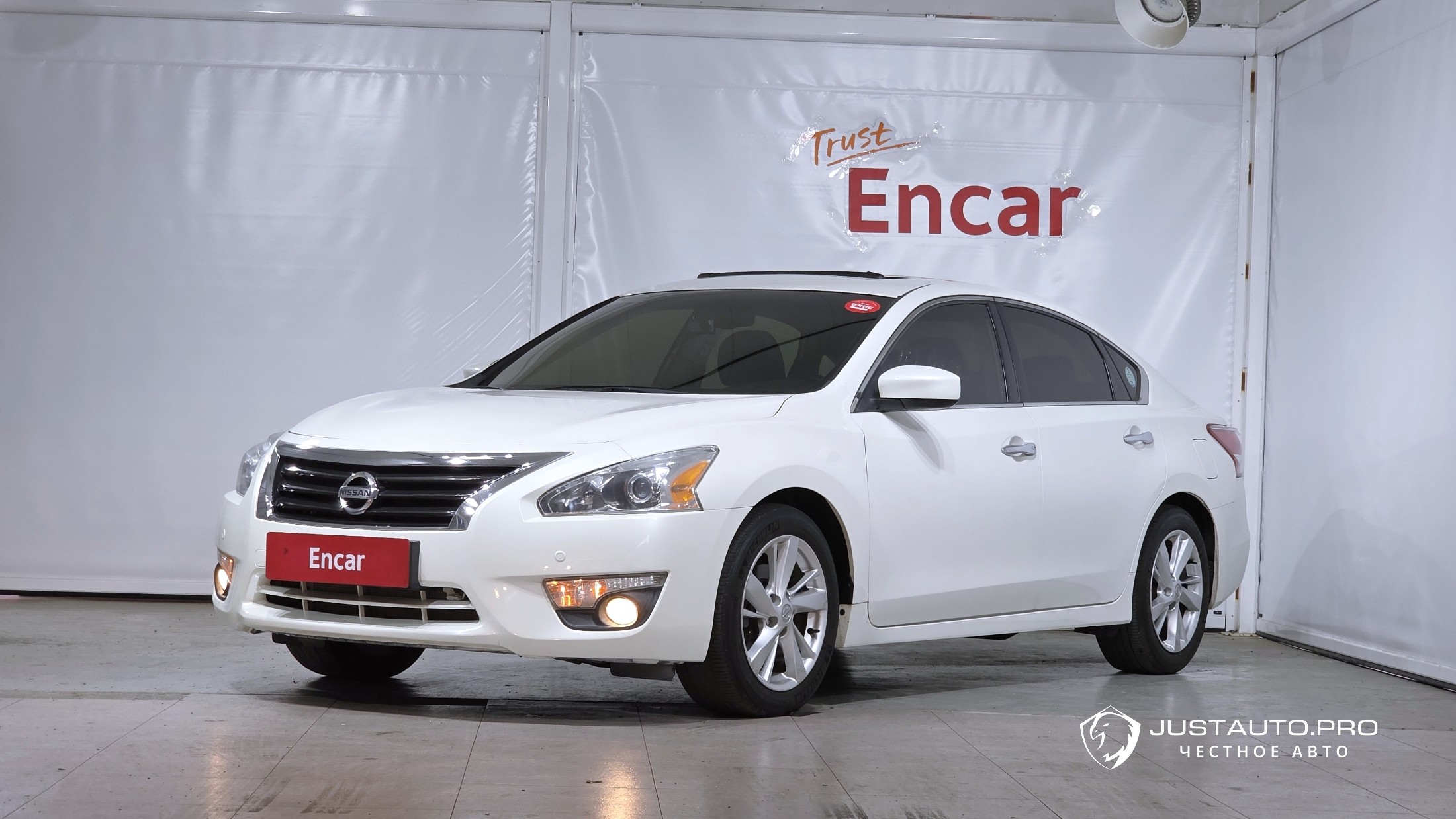 Автомобиль Nissan Altima